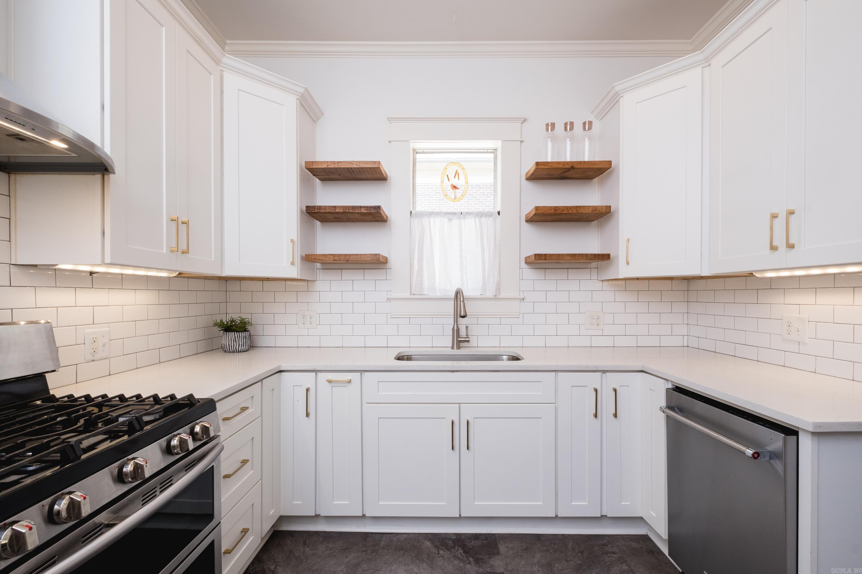 ELMHURST - Residential