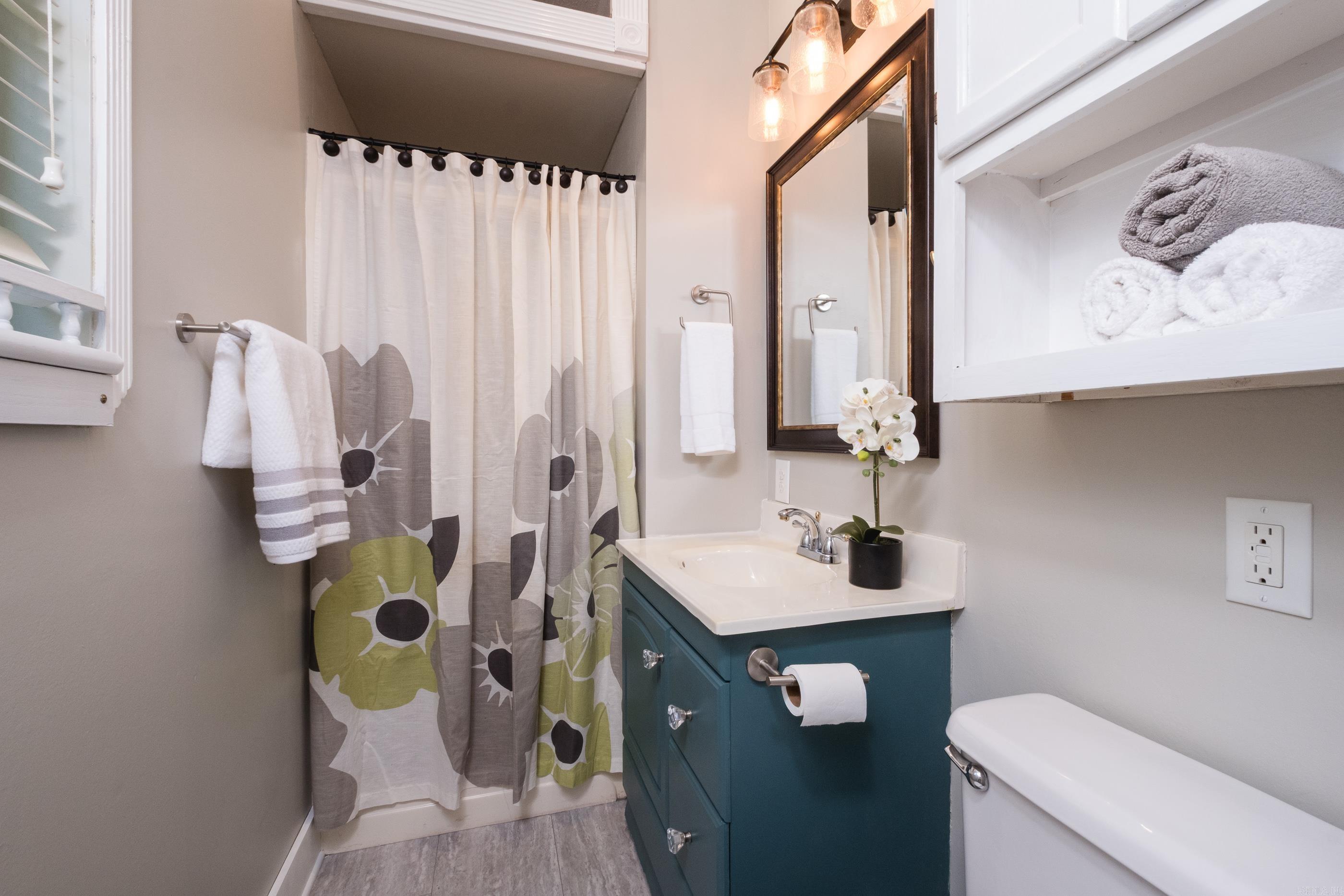 ELMHURST - Residential