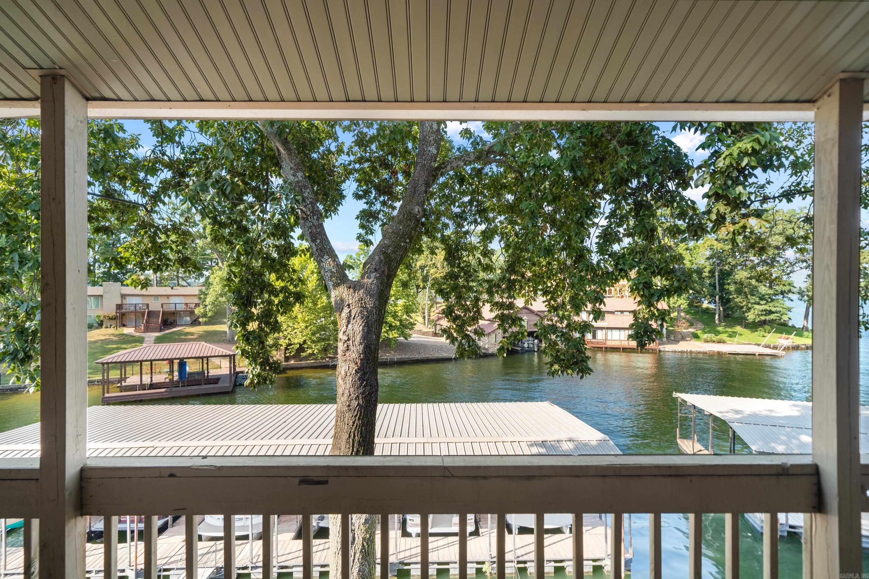 MOORINGS HPR - Residential