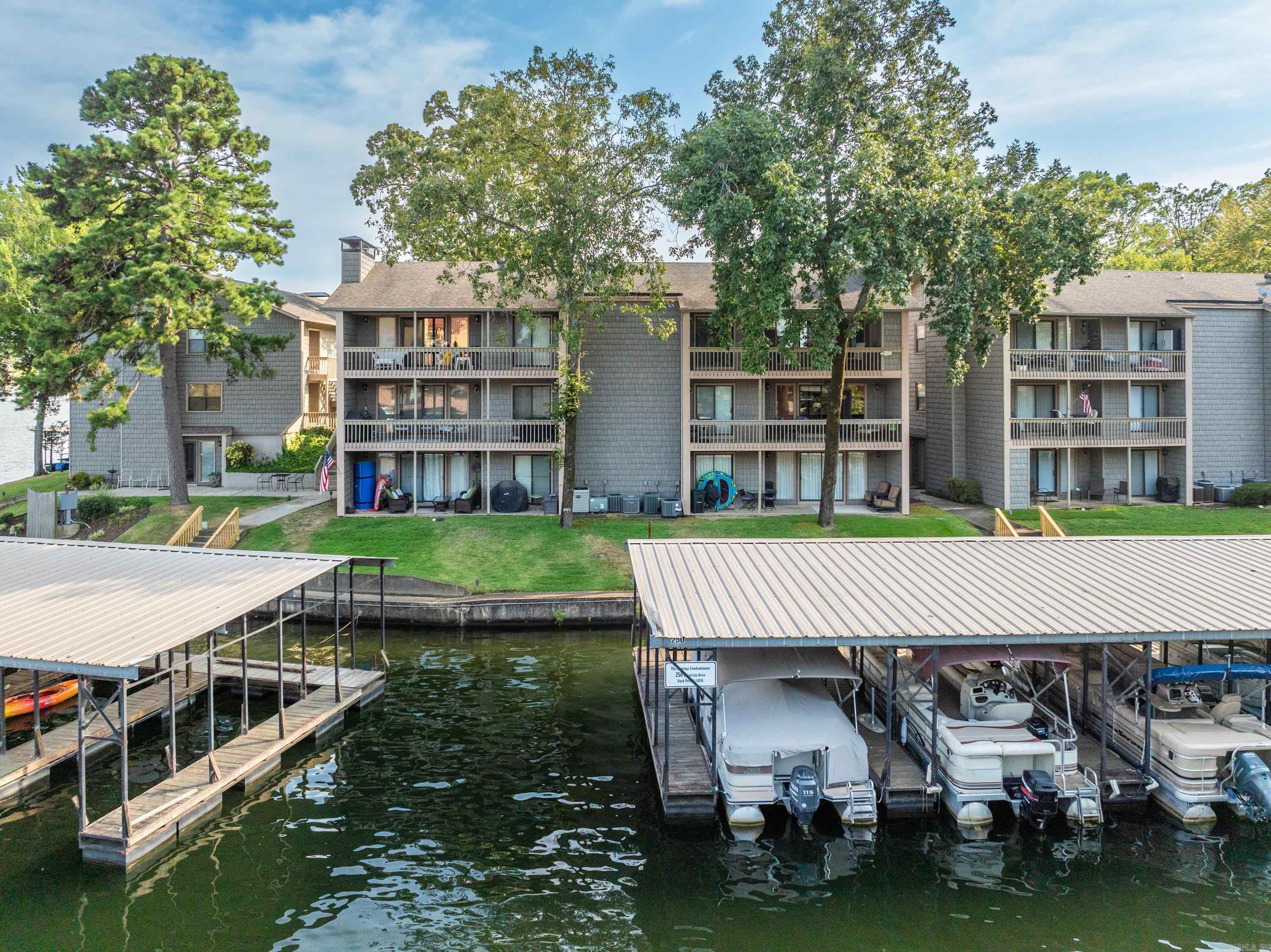 MOORINGS HPR - Residential