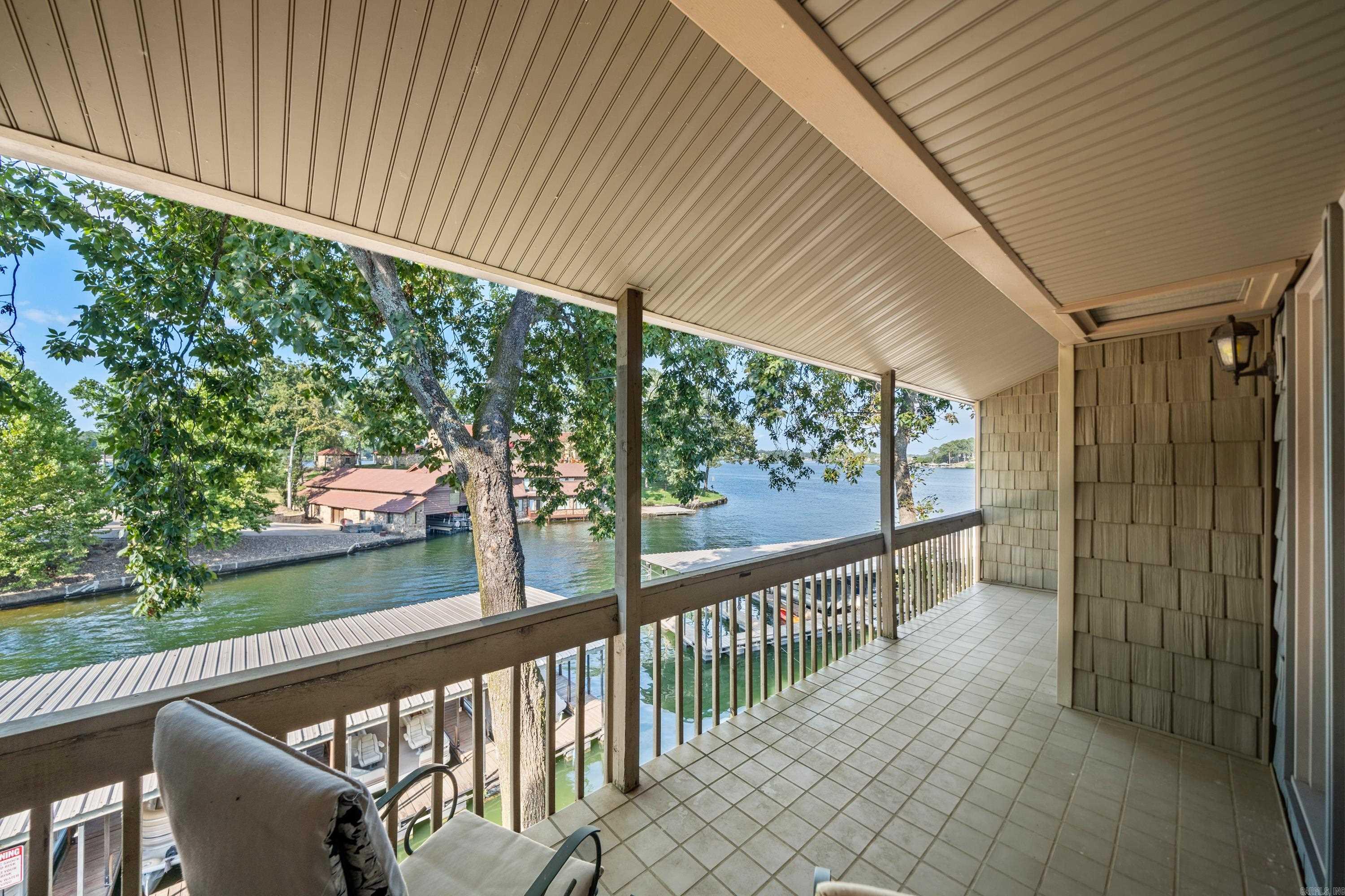 MOORINGS HPR - Residential