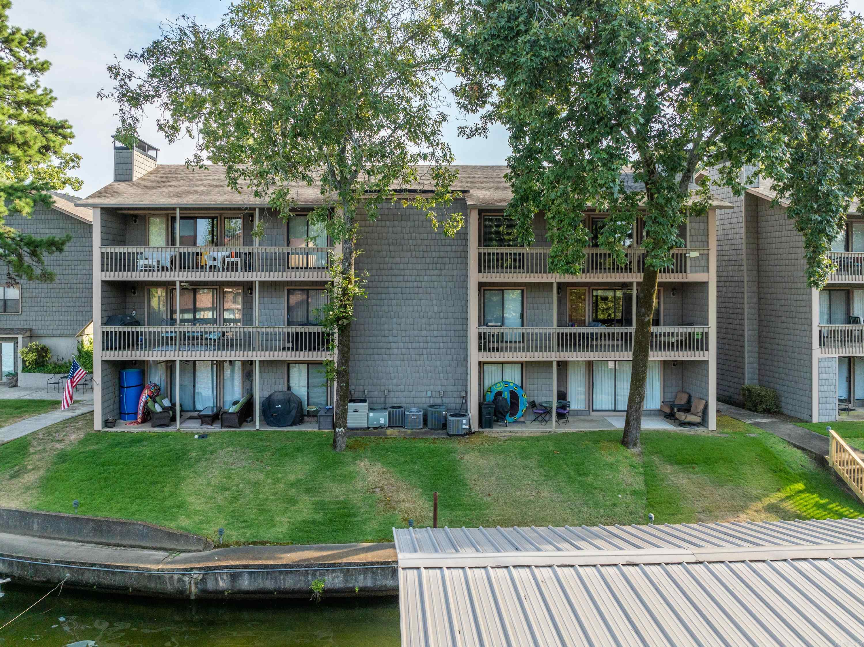 MOORINGS HPR - Residential