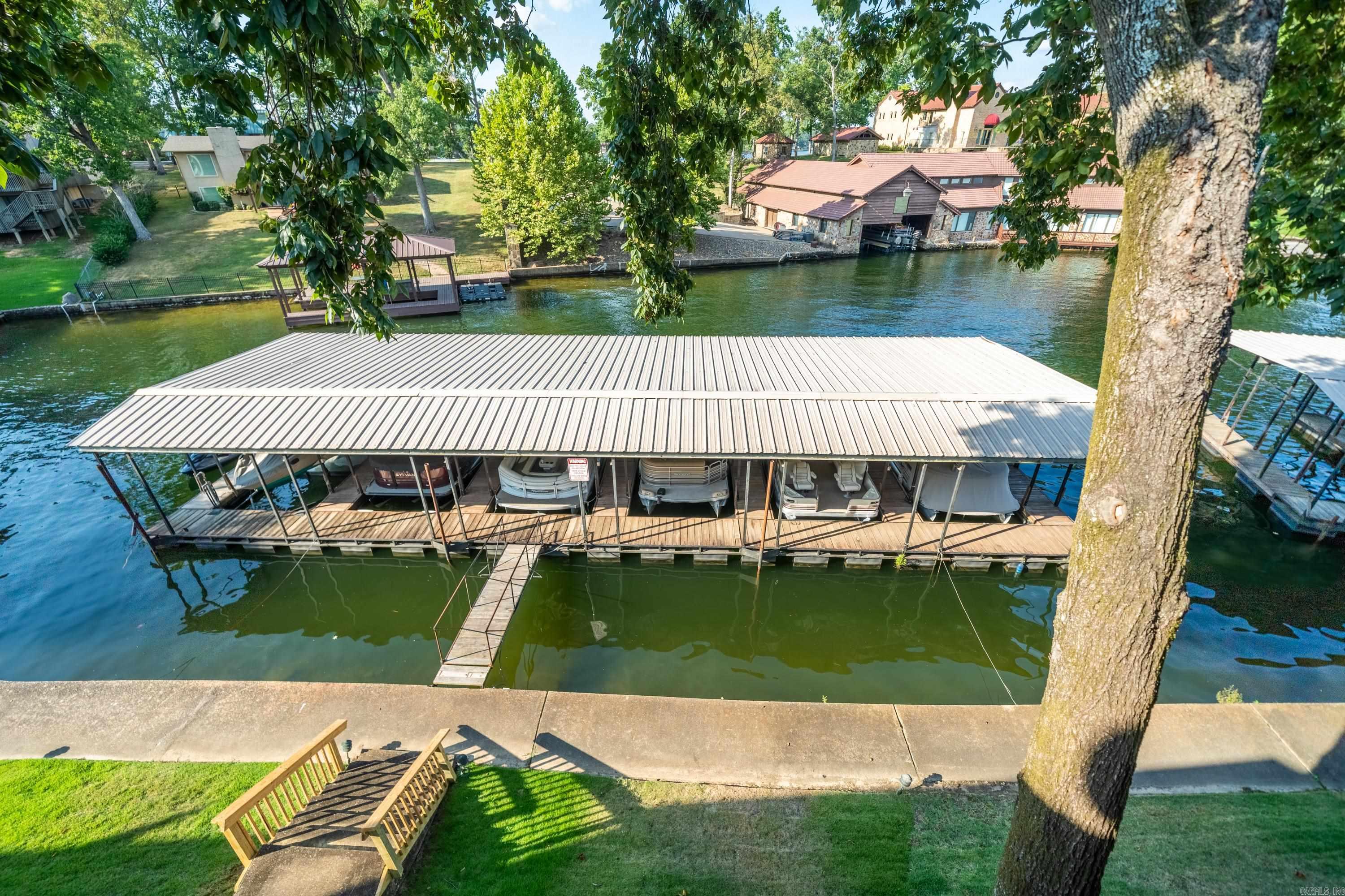 MOORINGS HPR - Residential