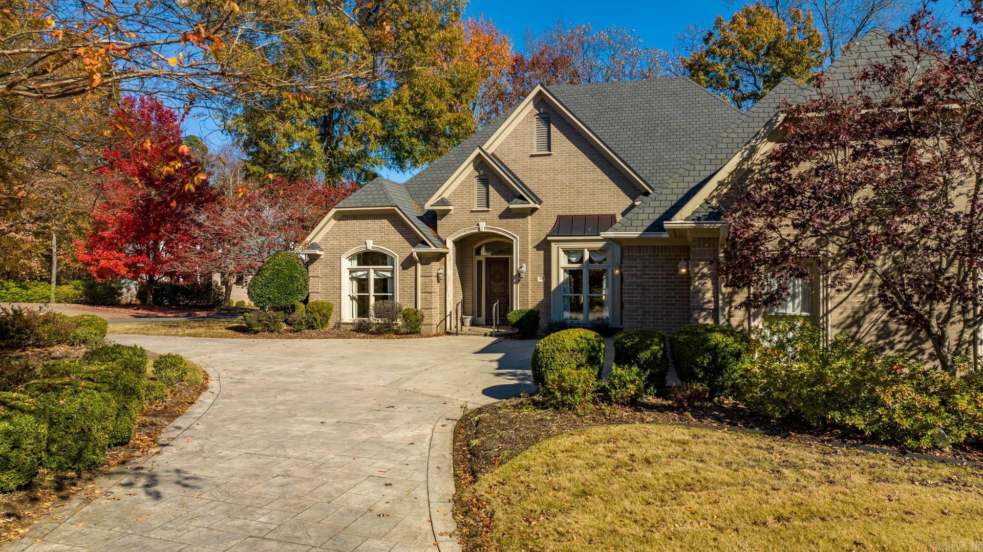 Spectacular Chenal Valley home in the beautiful, gated neighborhood of The Oaks. Handsome exterior with exceptional floor plan. Large family room with fireplace and coffered ceiling with access to fabulous, covered terrace. Elegant Formal dining. Wonderful eat-in kitchen flows into keeping/media room. Beautiful spacious Master suite on the main level along with 2 additional large guest bedrooms/ full bath and separate home office. Upstairs: Sep guest suite + game/bonus. Fabulous corner lot with lush landscape. The perfect setting for wonderful family living and entertaining friends! 3 car garage. Neighborhood is adjacent to Chenal Country Club!
