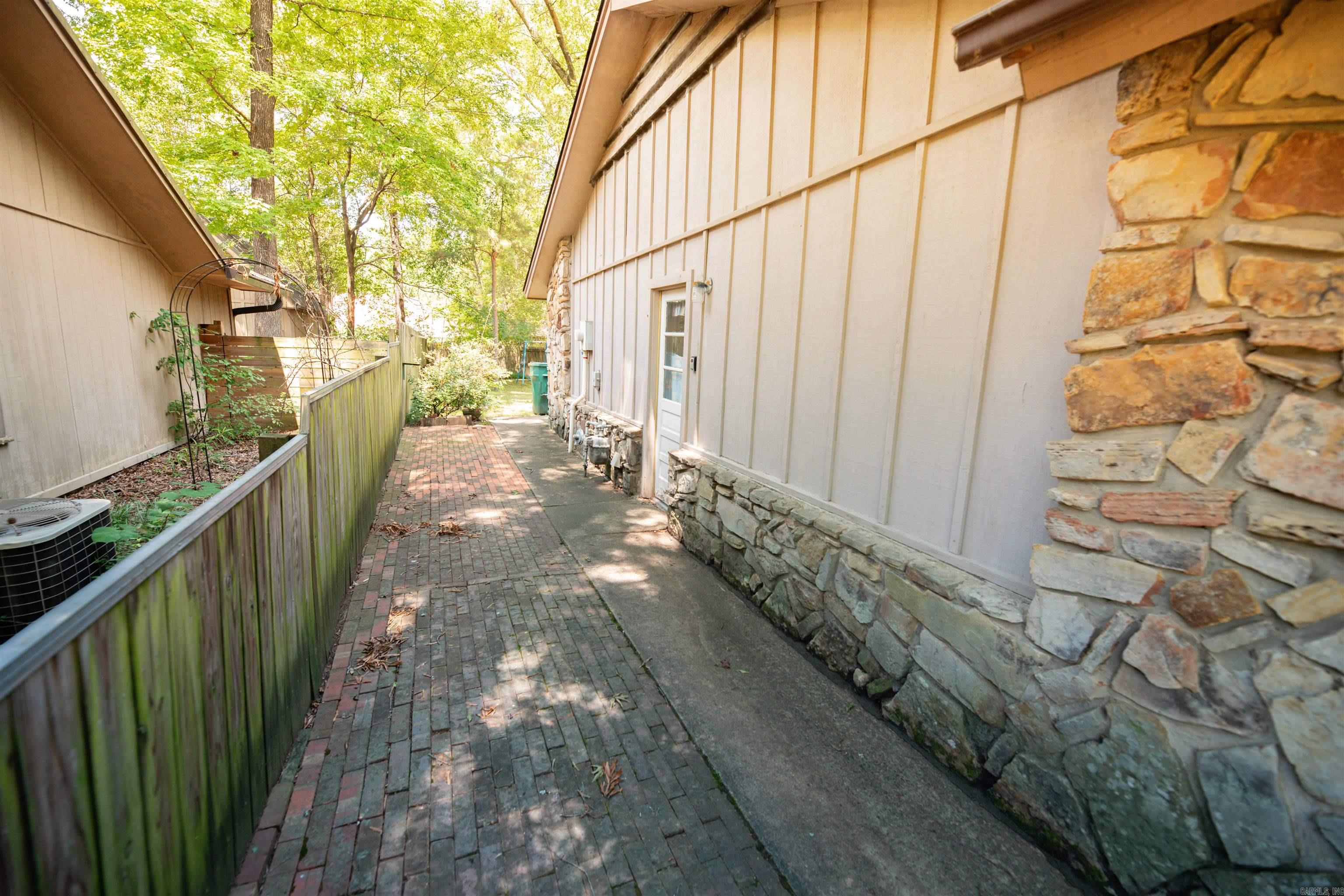 SMOKING OAKS ADD - Residential