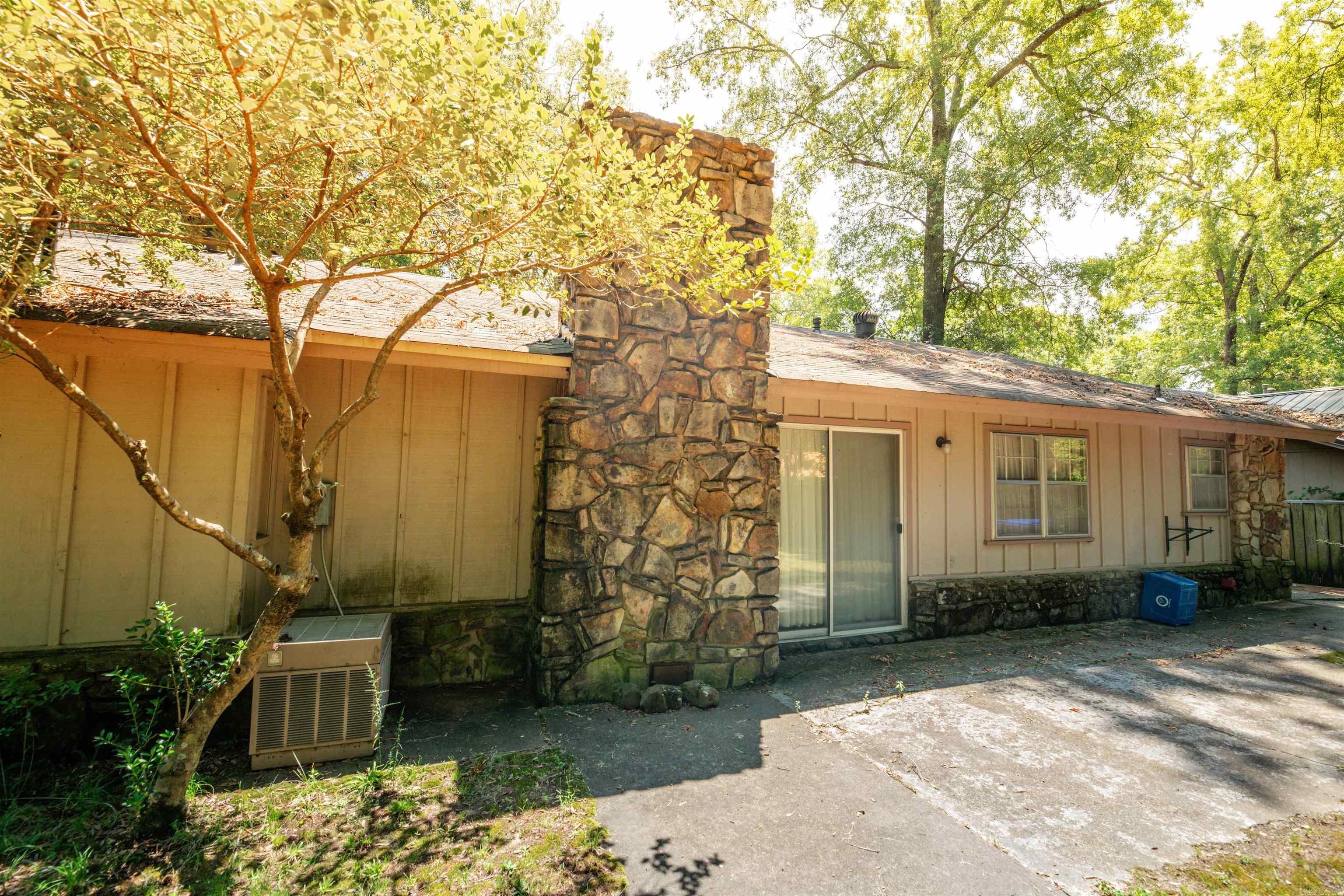 SMOKING OAKS ADD - Residential