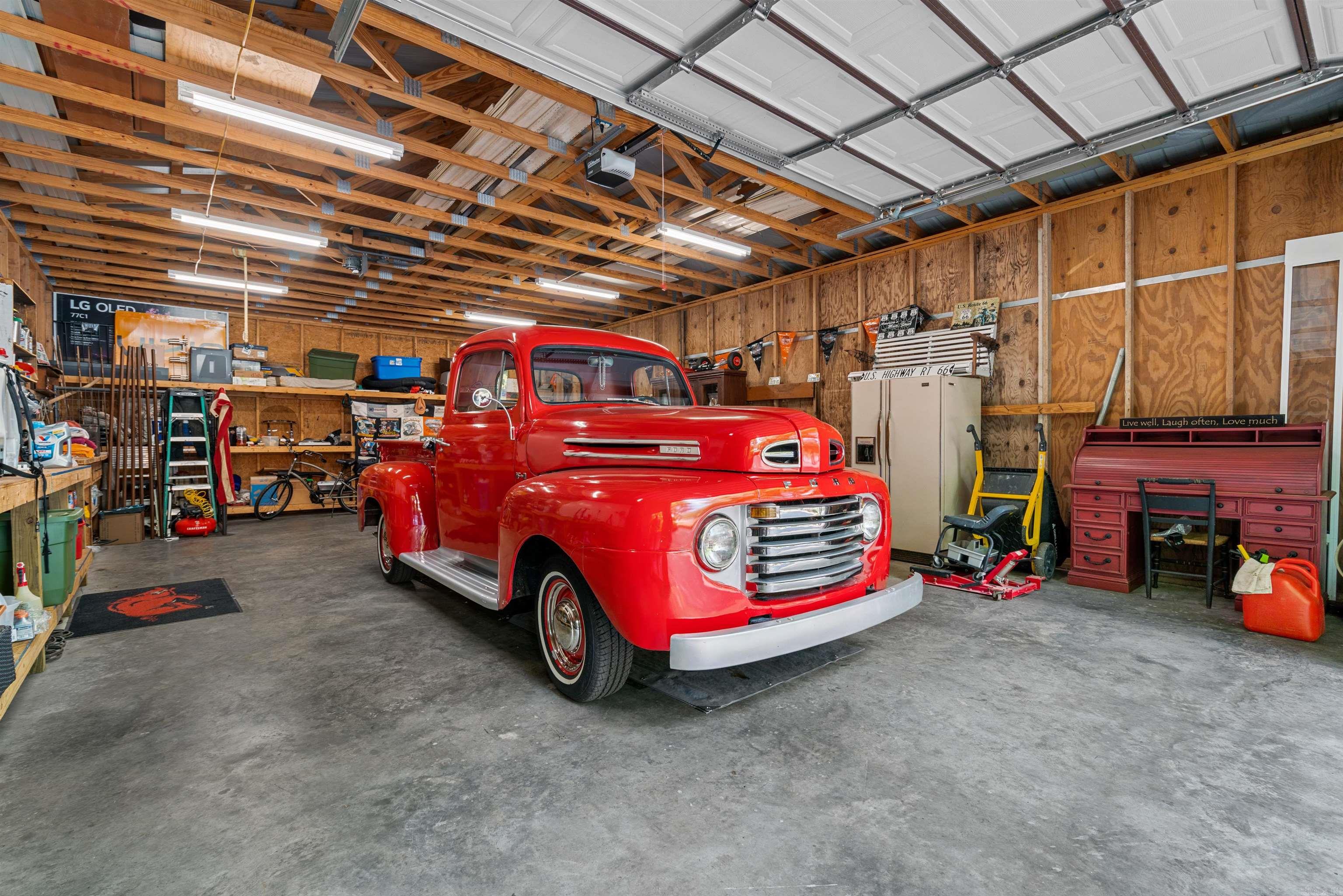 CURTIS HOYLE - Residential