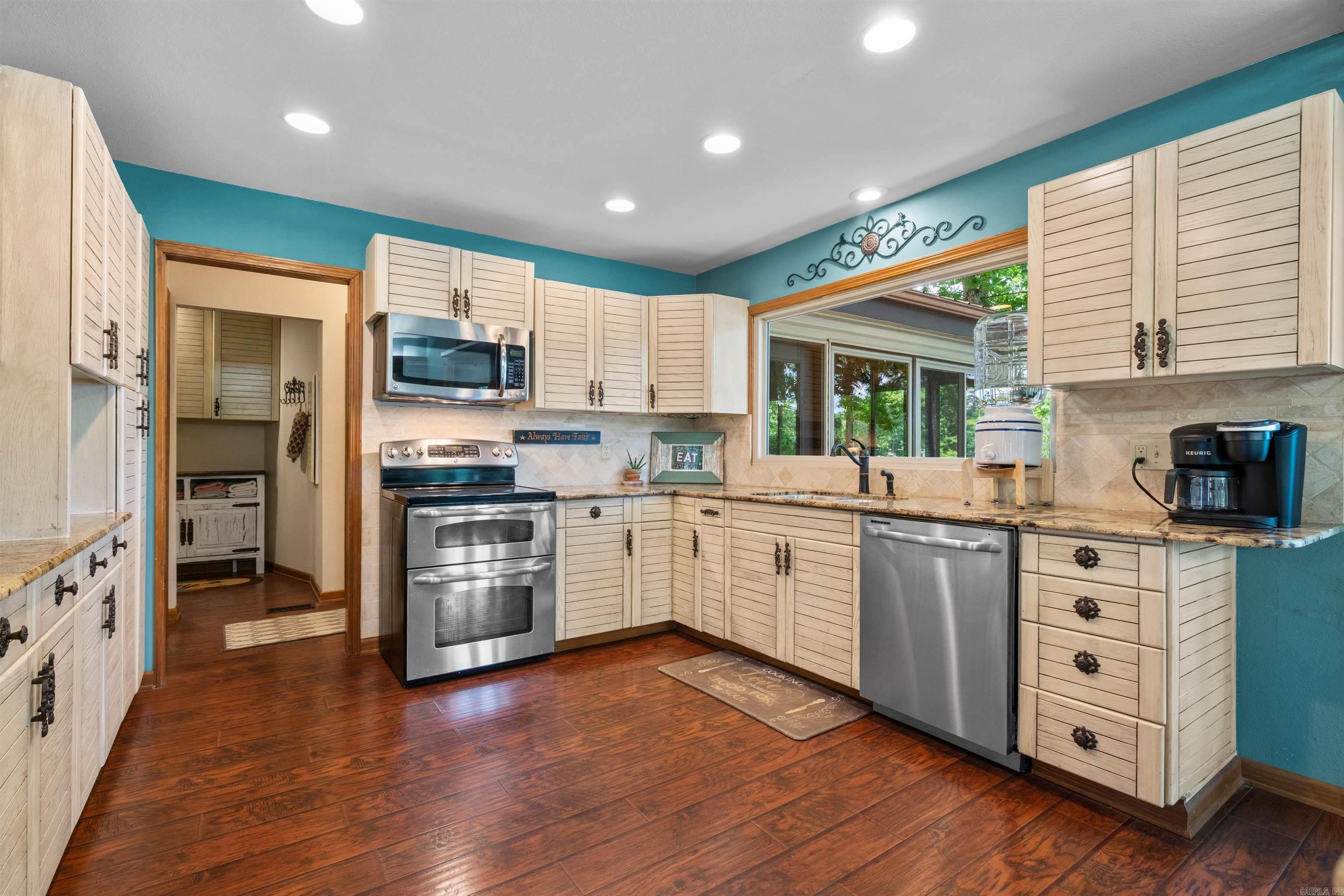 CURTIS HOYLE - Residential