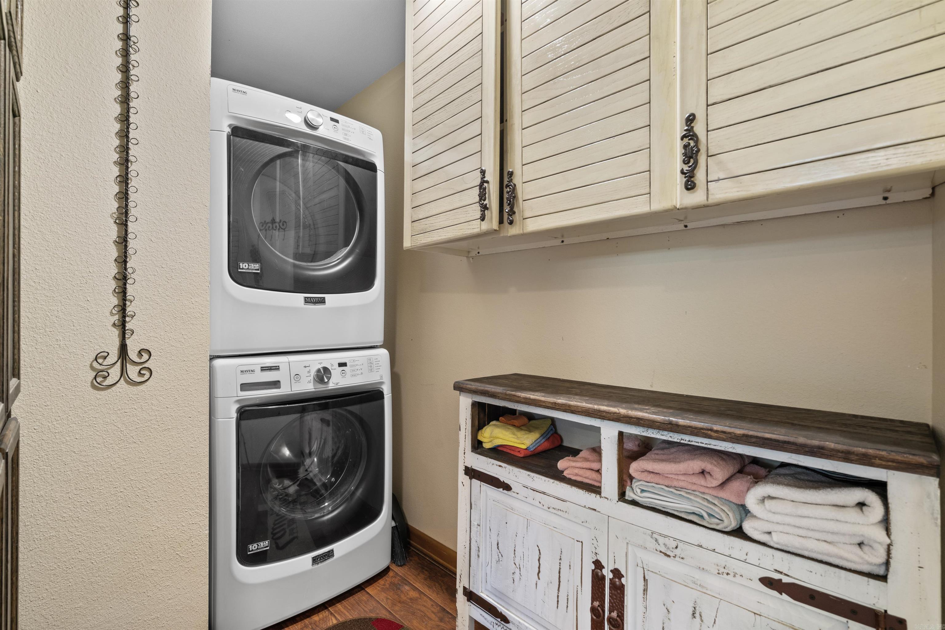 CURTIS HOYLE - Residential