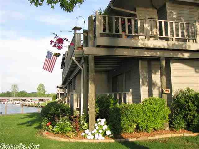 Farr Shores - Residential