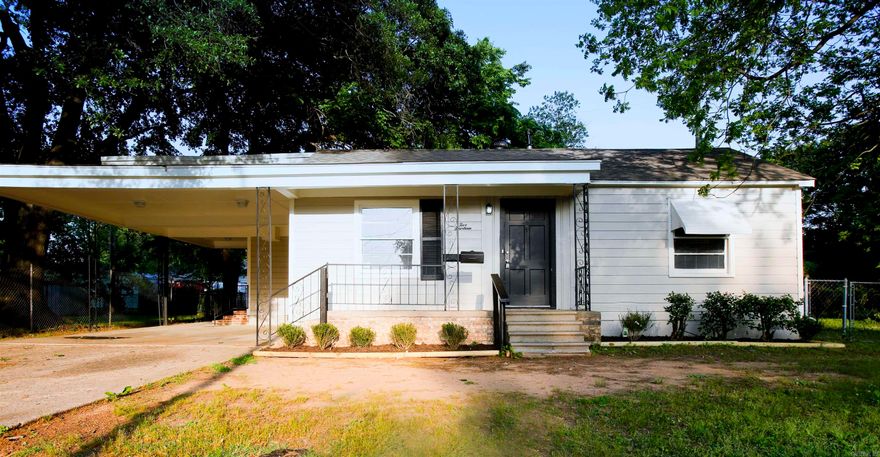 Newly remodeled 2 Bedroom home in North Little Rock! Updated paint and flooring throughout. New granite countertops in the kitchen and a separate dining area perfect for enjoying family dinners. Plenty of yard space and a fenced in back yard that is perfect for dogs or kids to run off some energy! This property is managed by Hoffman Team so beware of scammers - we will never ask you to Cashapp us money. The lease for this property is for 2 years with a 3% increase after the first year. Income must be 3x the amount of rent per month.