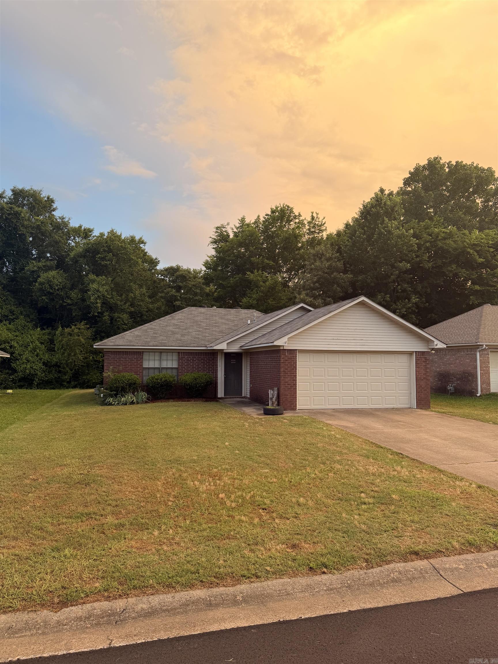 HUNTERS COVE - Residential