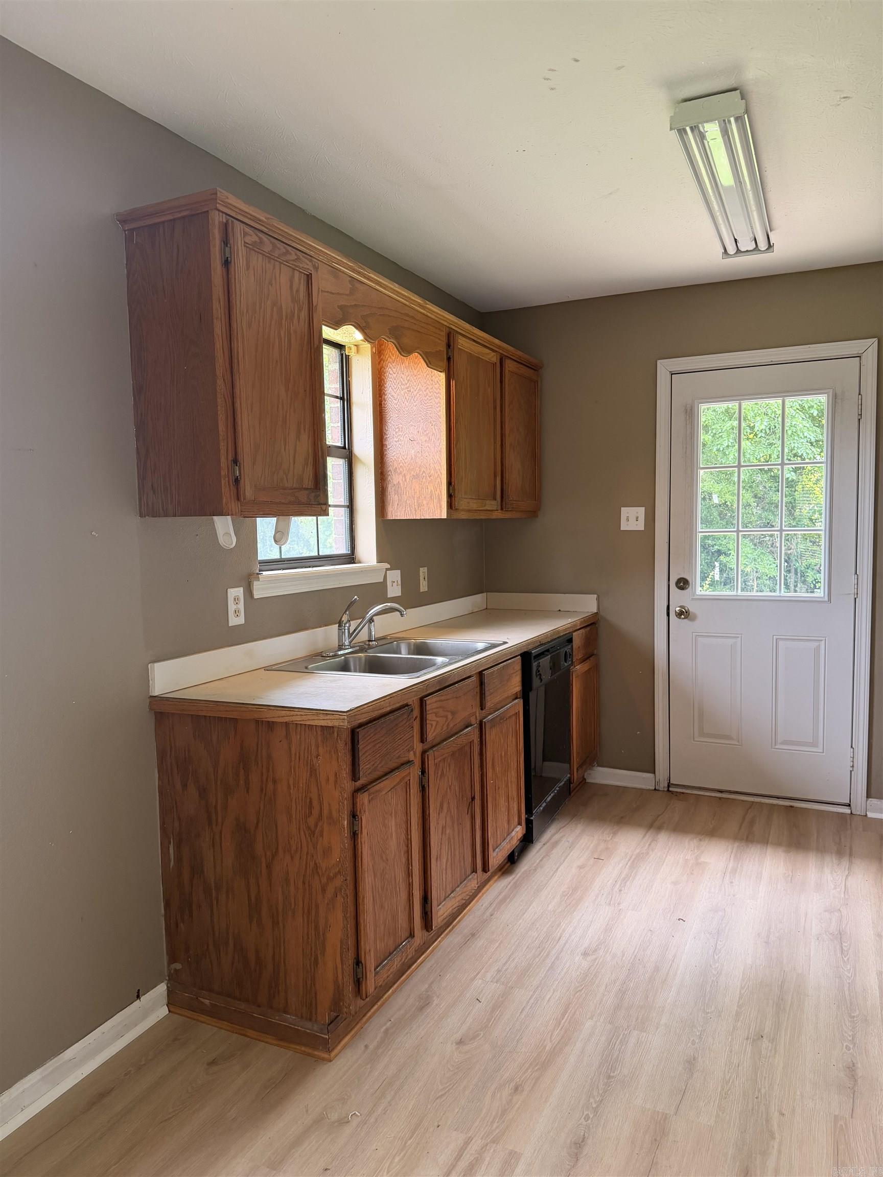 HUNTERS COVE - Residential