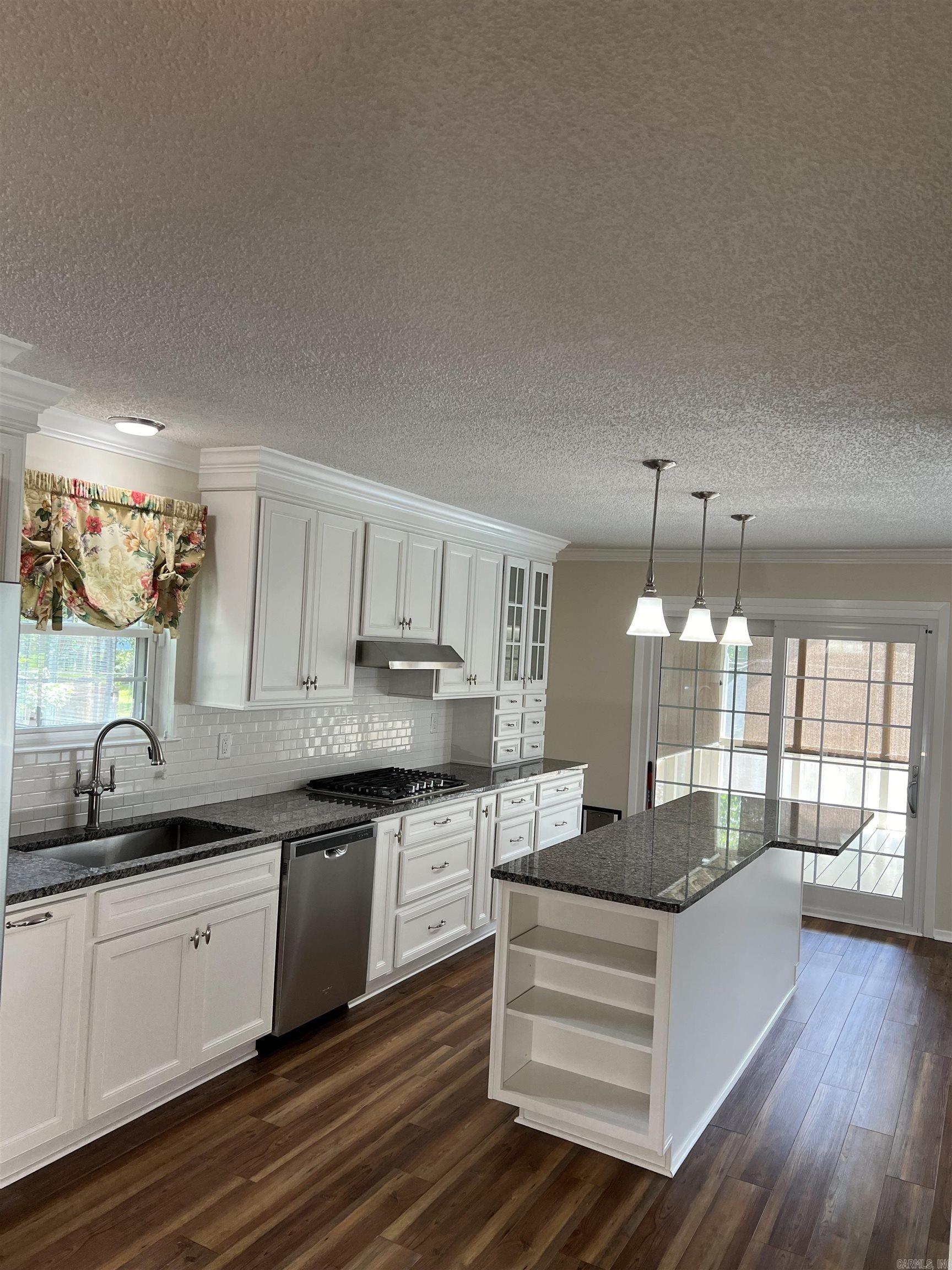 INDIAN HILLS - Residential