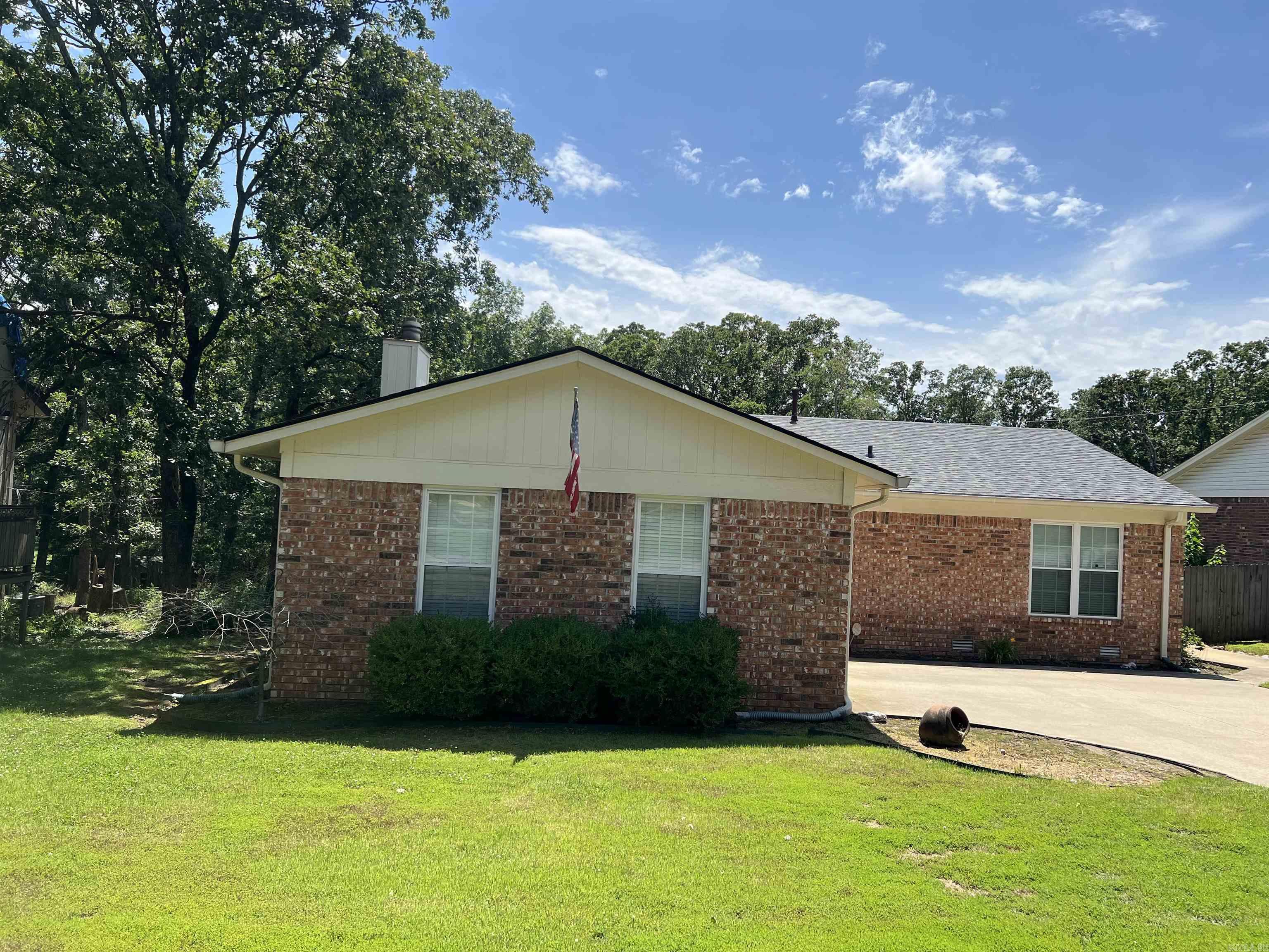 INDIAN HILLS - Residential