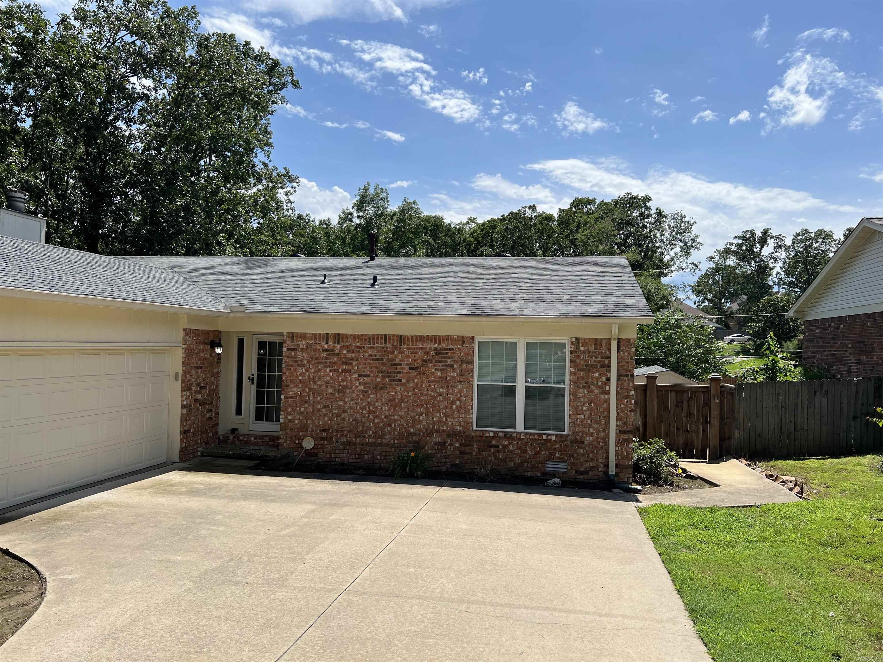 INDIAN HILLS - Residential