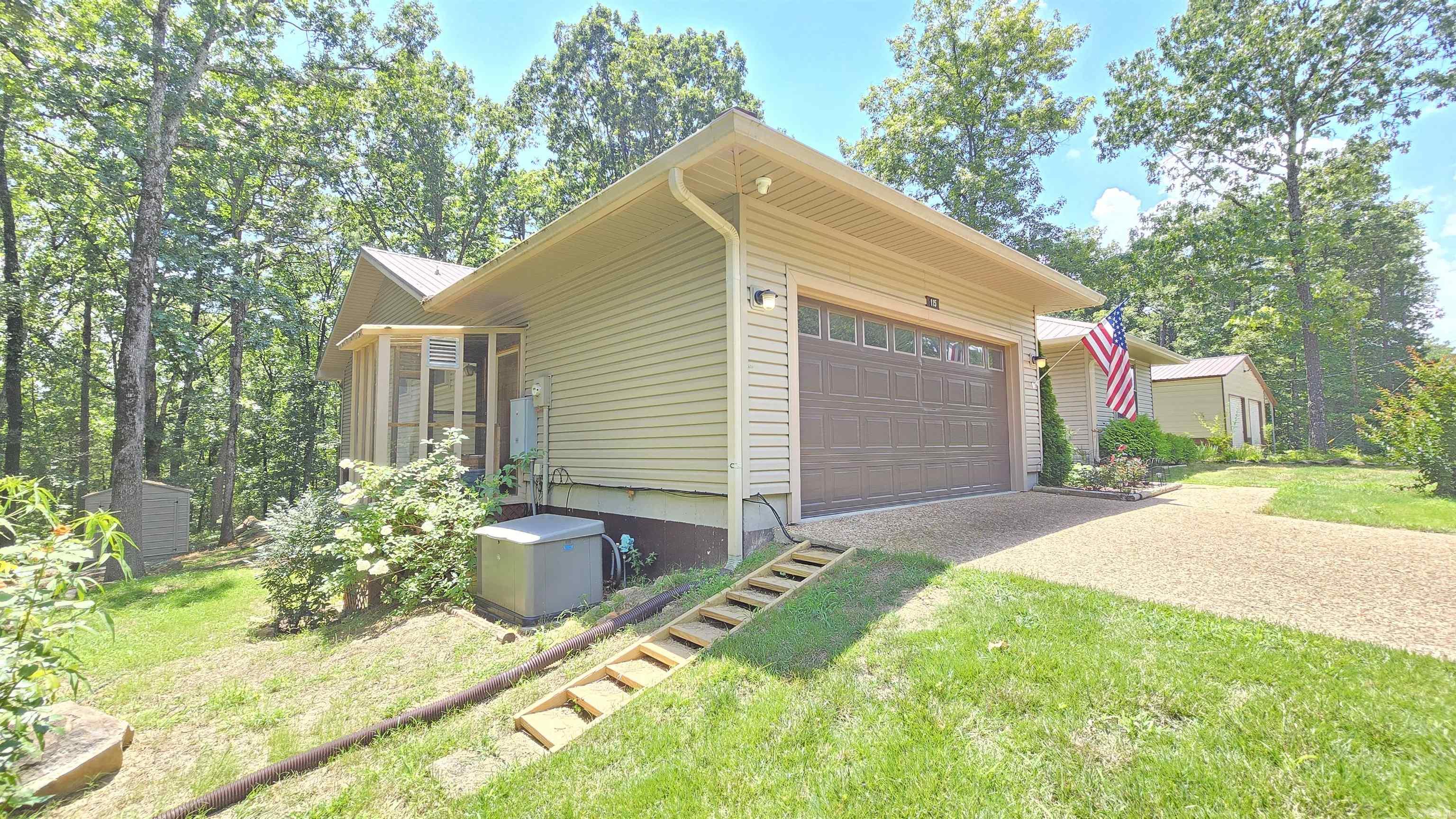 LAKEWOOD HILLS - Residential