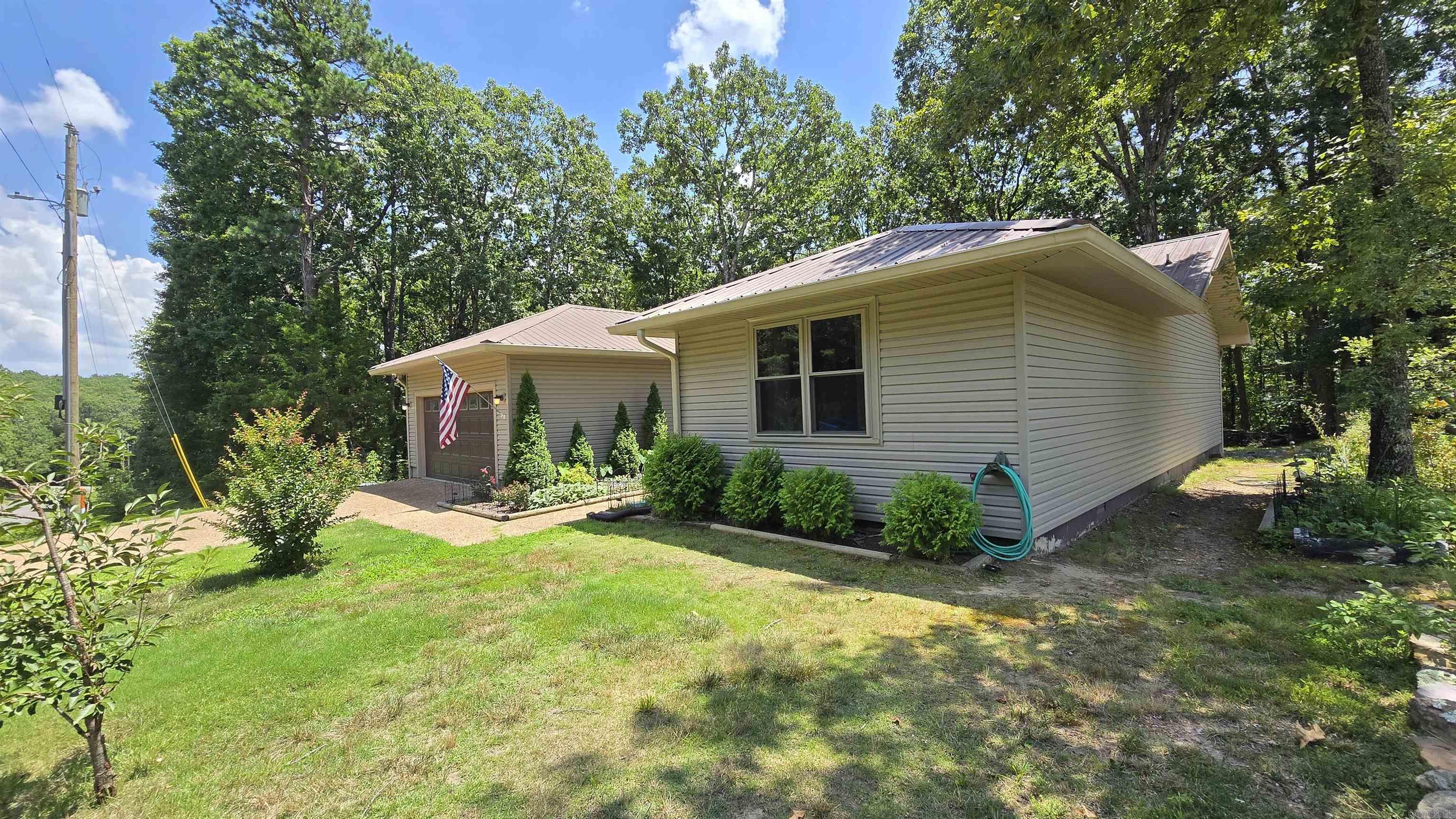 LAKEWOOD HILLS - Residential