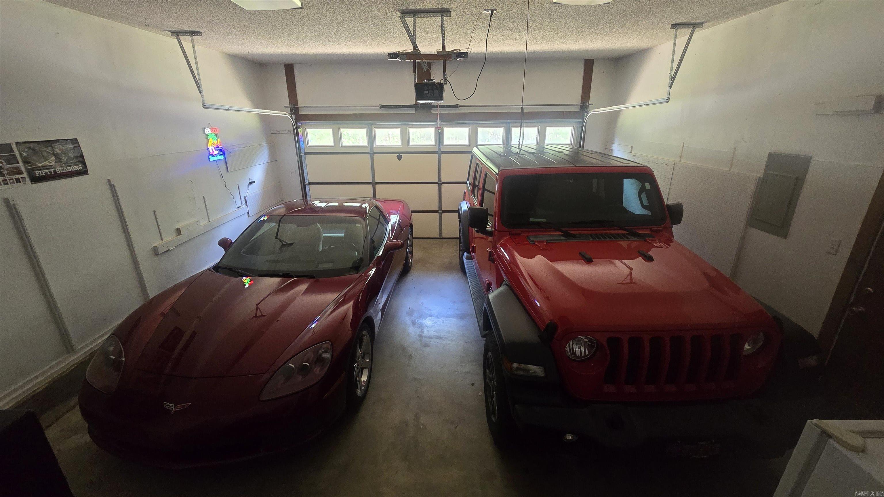 LAKEWOOD HILLS - Residential