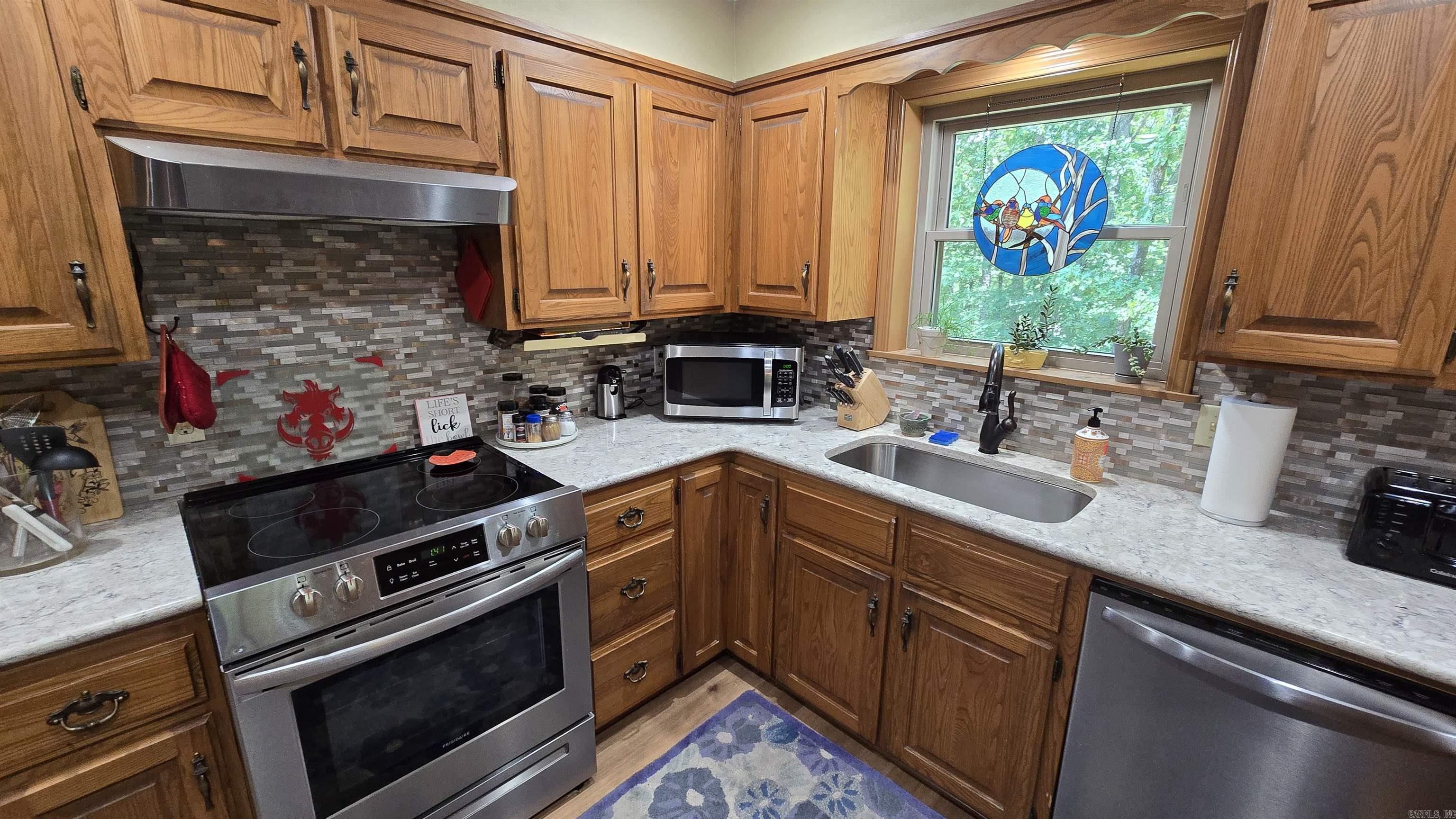 LAKEWOOD HILLS - Residential