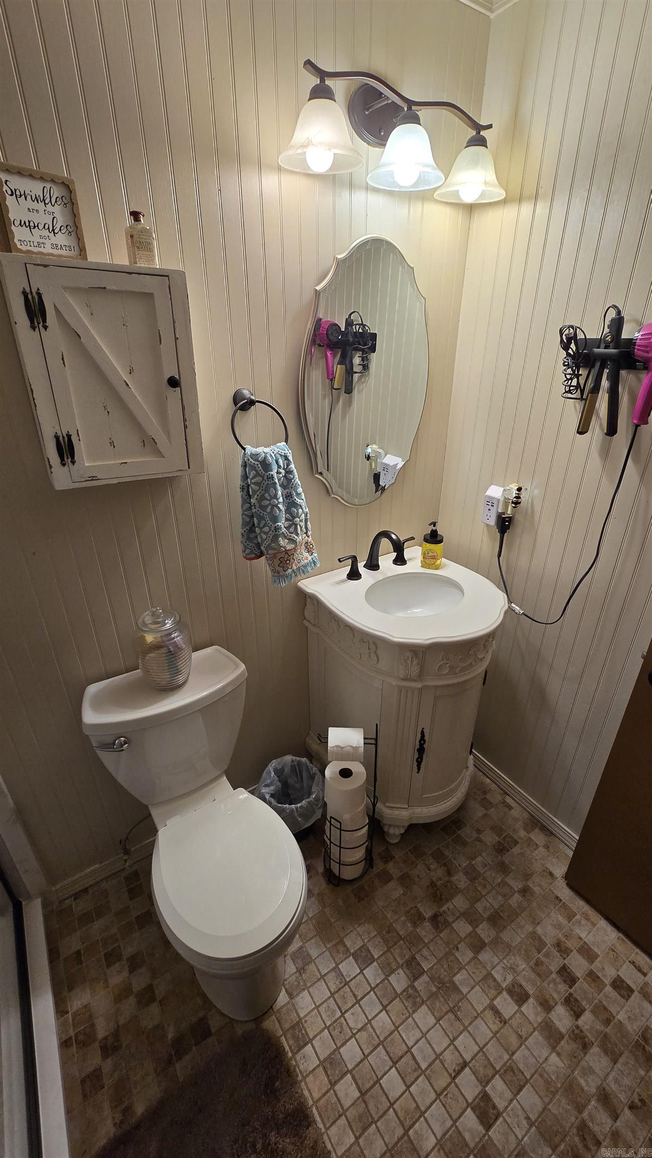 LAKEWOOD HILLS - Residential