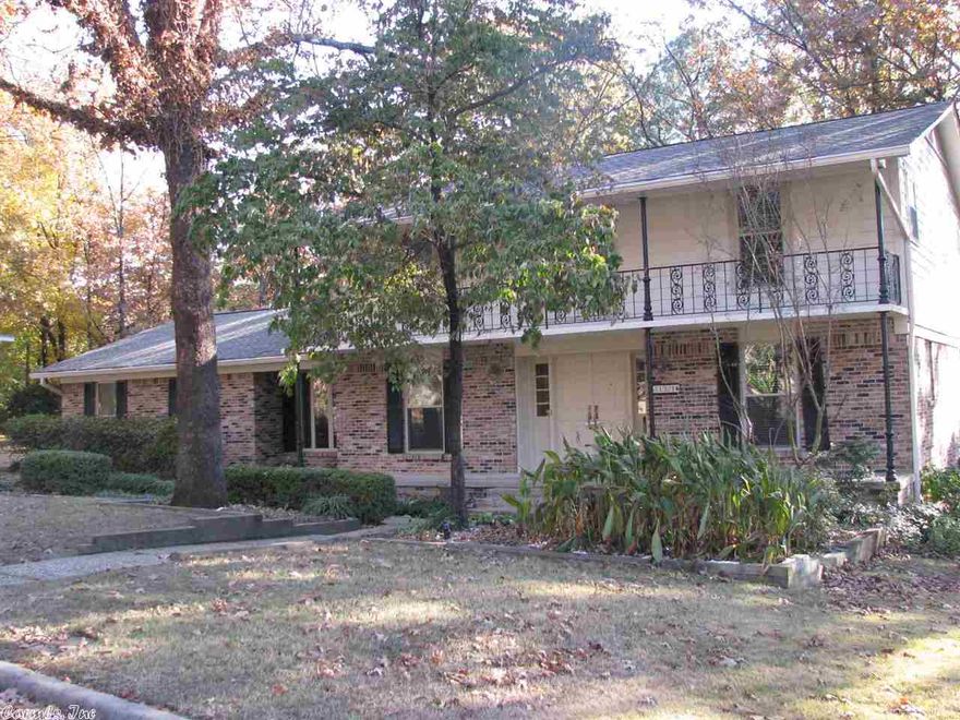 IMMACULATE PLEASANT VALLEY HOME!  LEVEL YARD WITH 4 BR, 3 FULL BATHS, LRG LR AND SEP. DR, GREAT ROOM WITH WOODBURNING FIREPLACE, FENCED IN YARD, GIANT SCREENED IN PORCH, NEW ROOF, NEW WINDOWS, GRANITE COUNTER TOPS, NEW INSIDE PAINT, TONS OF HARDWOODS AND FOR THOSE THAT ENJOY A NICE BREEZE TURN ON THE ATTIC FAN.  KITCHEN INCLUDES NICE APPLIANCES + REFRIGERATOR AND OVERSIZED LAUNDRY ROOM.  FRONT AND BACK YARDS OFFER LARGE WOOD DECK, UPPER BALCONIES, AND TREE HOUSE.  WONDERFUL NEIGHBORHOOD!!!  SF FROM ACCESSOR