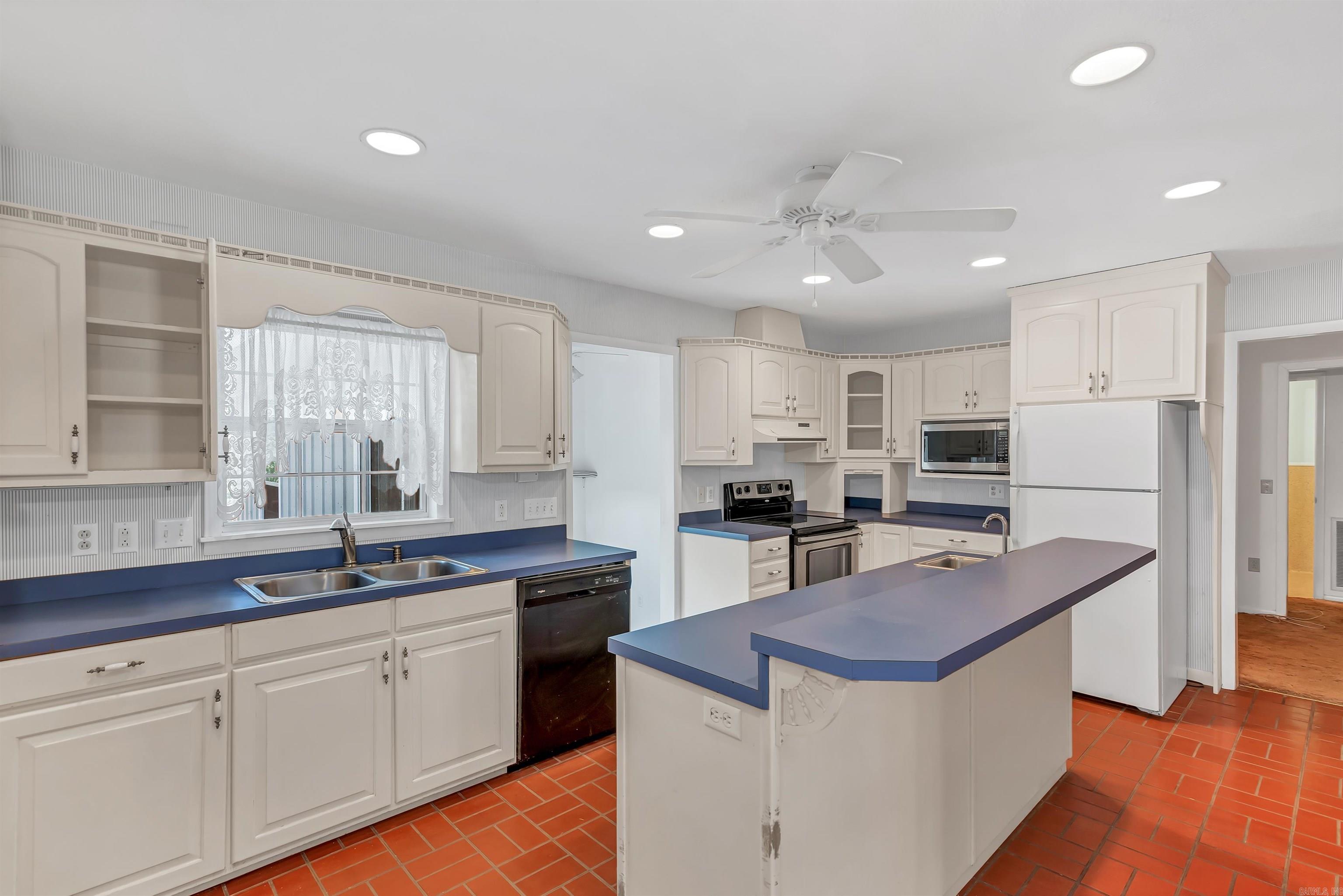 JOE ZELL FORREST - Residential