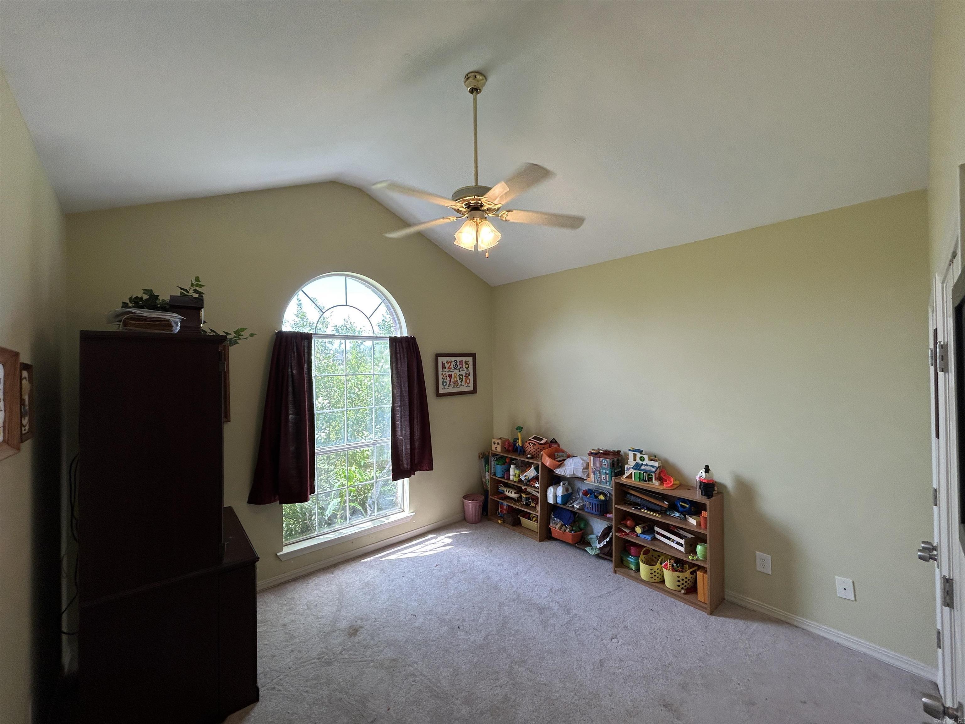 GREEN MEADOWS - Residential