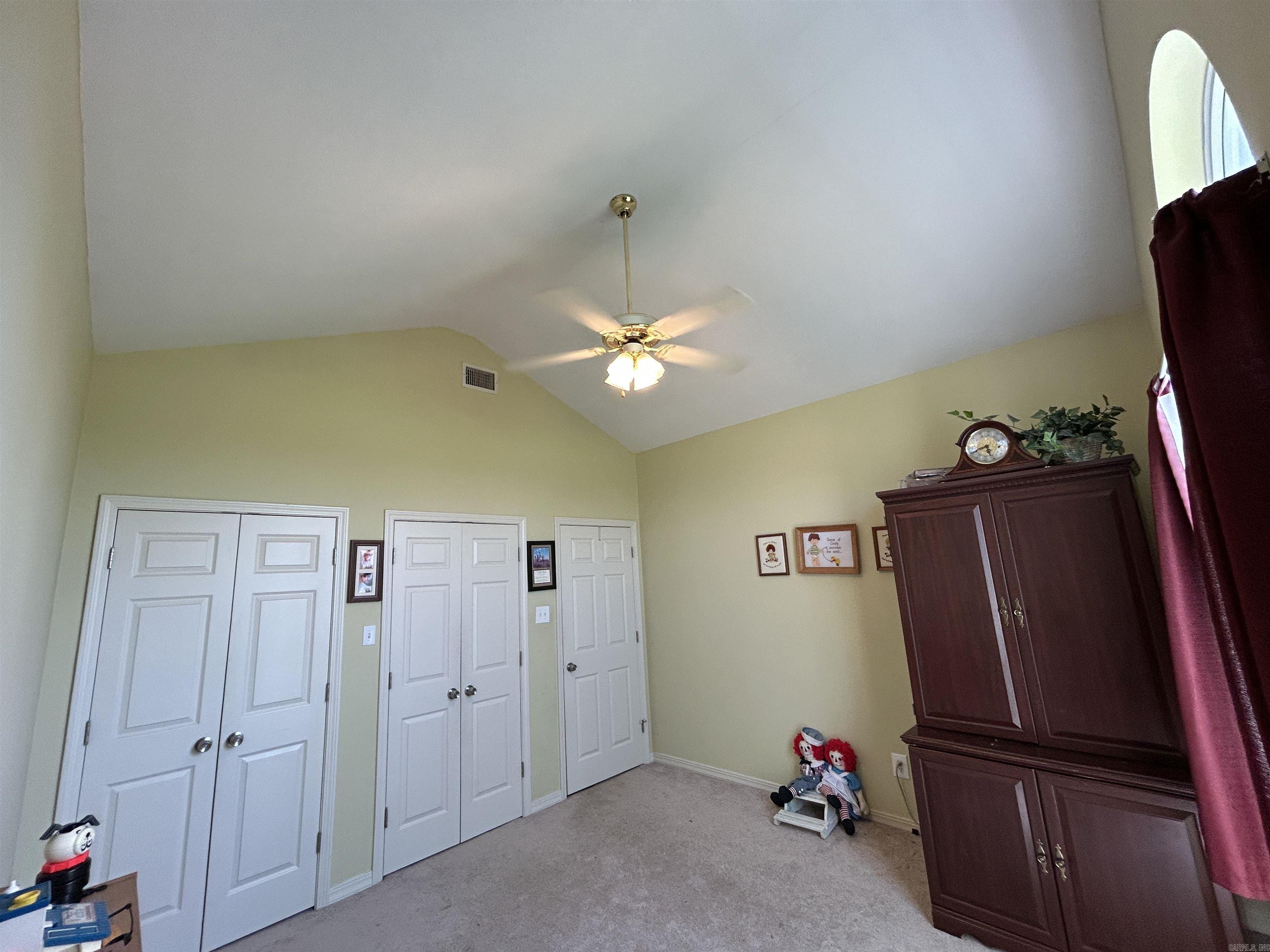 GREEN MEADOWS - Residential