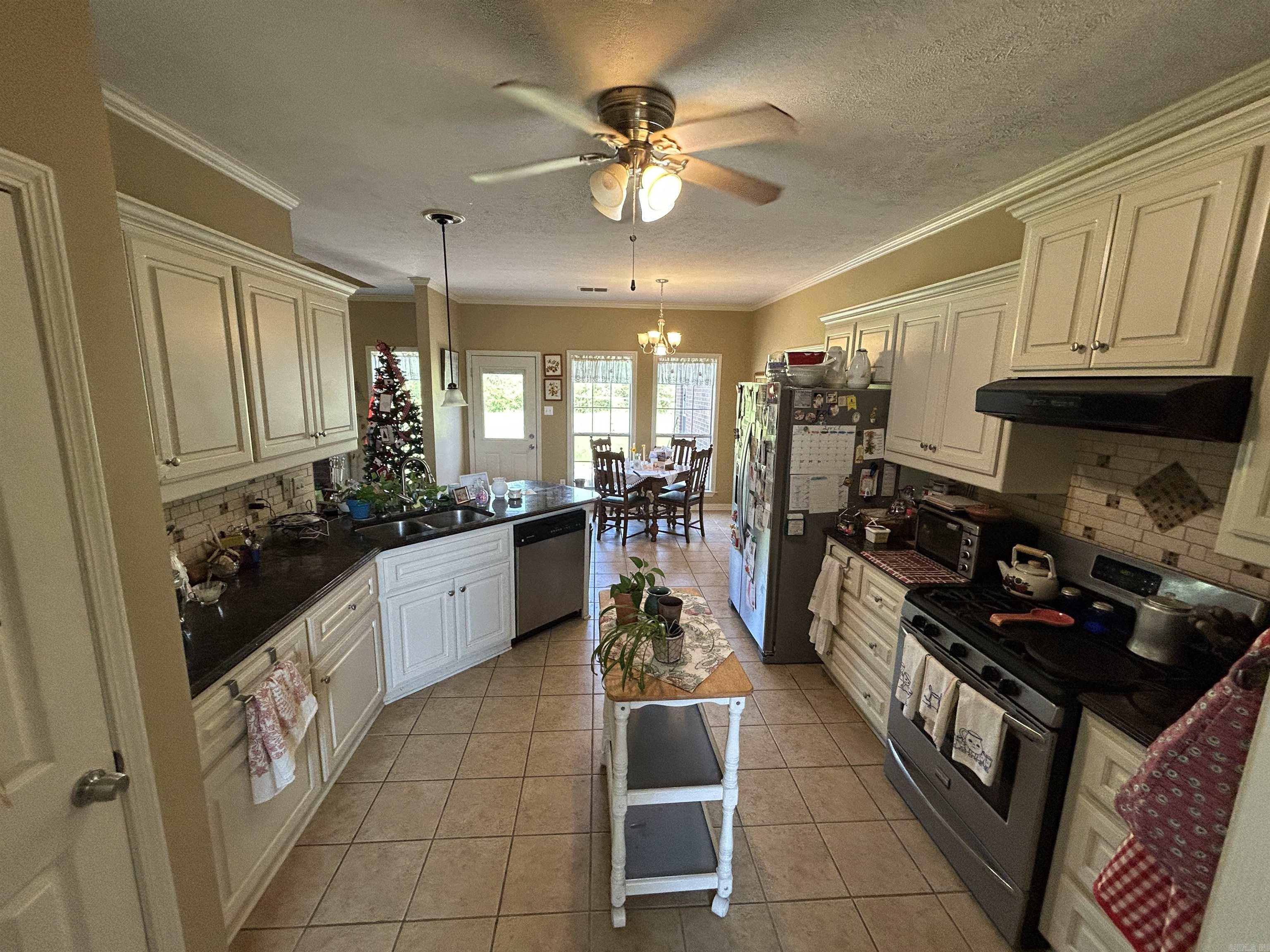 GREEN MEADOWS - Residential