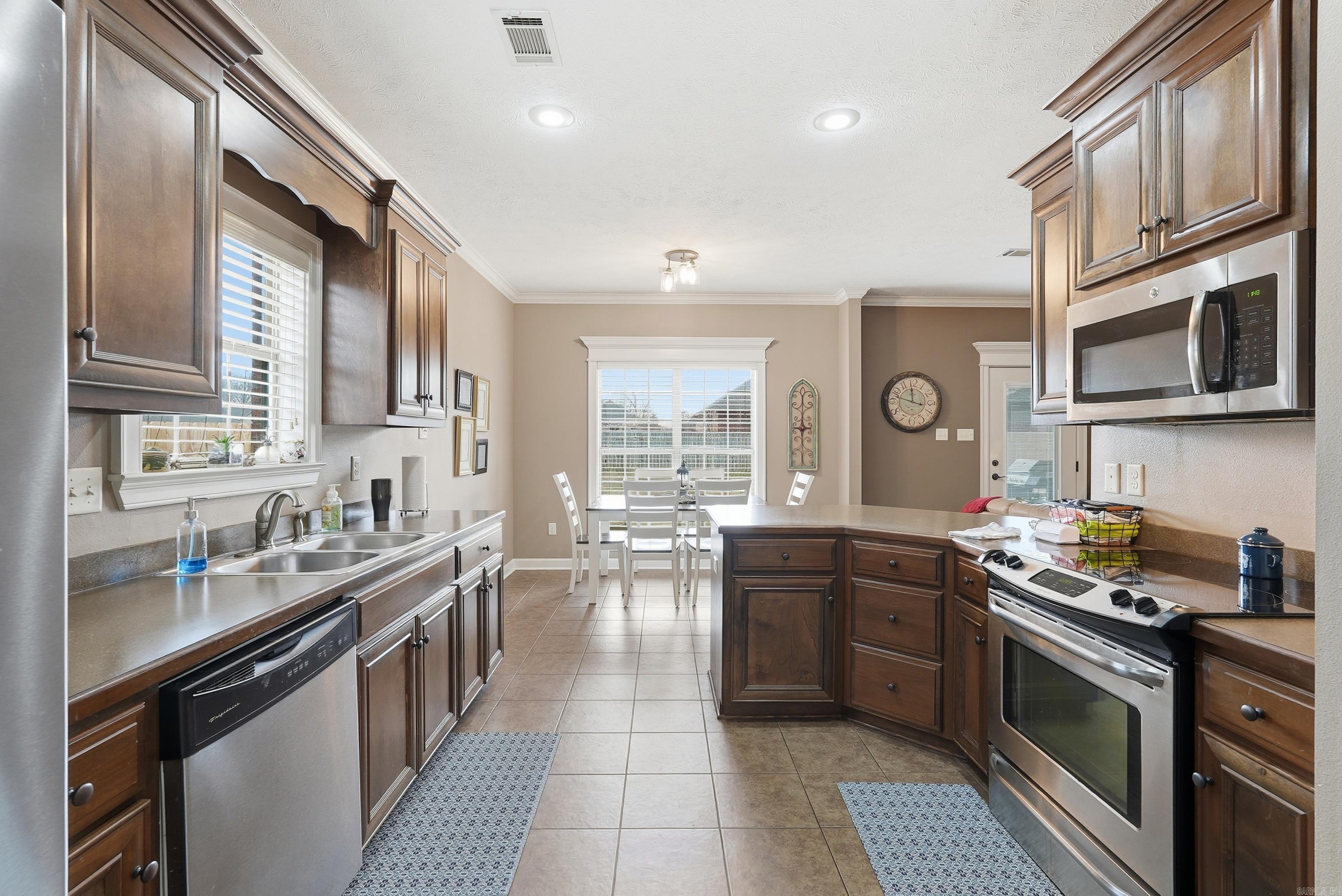 OAK TREE SUB - Residential