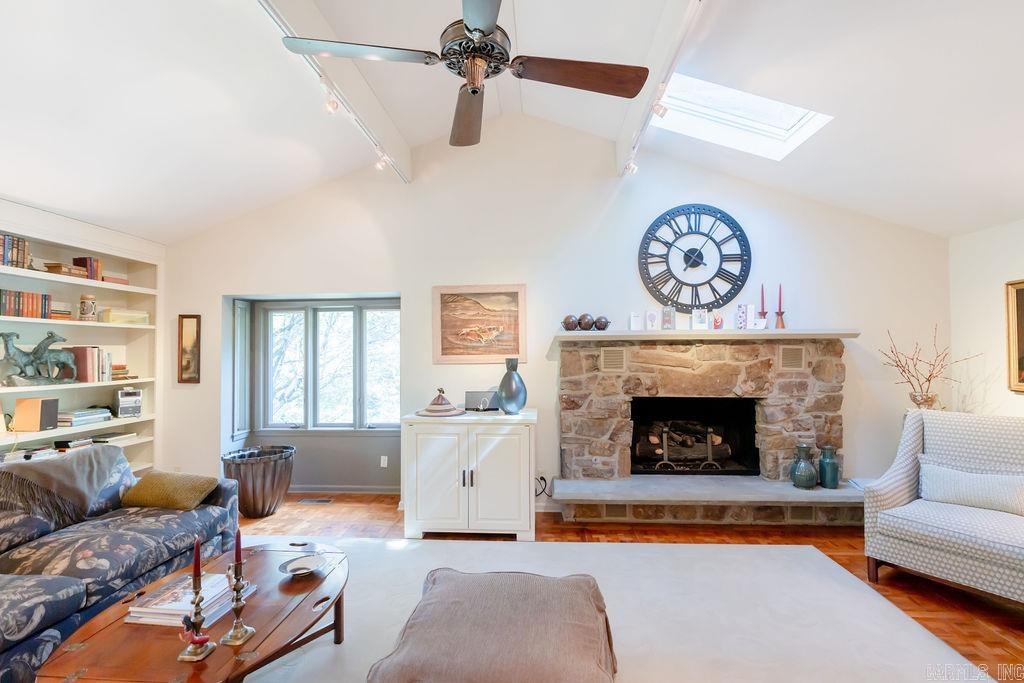 Eden Isle-Country Club - Residential