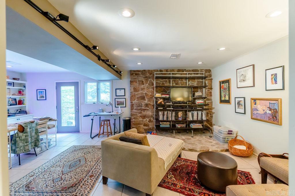 Eden Isle-Country Club - Residential