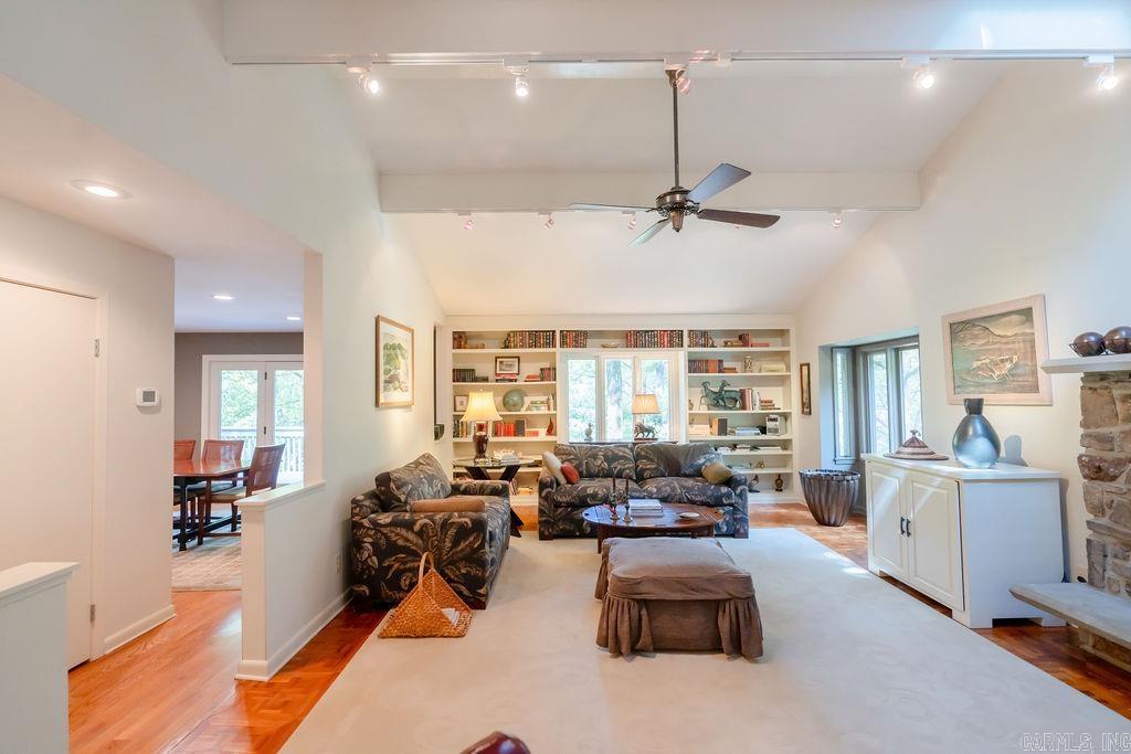 Eden Isle-Country Club - Residential