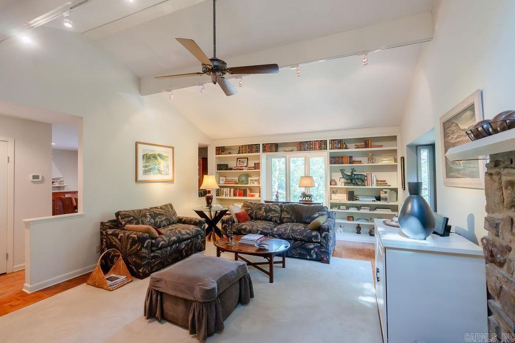 Eden Isle-Country Club - Residential