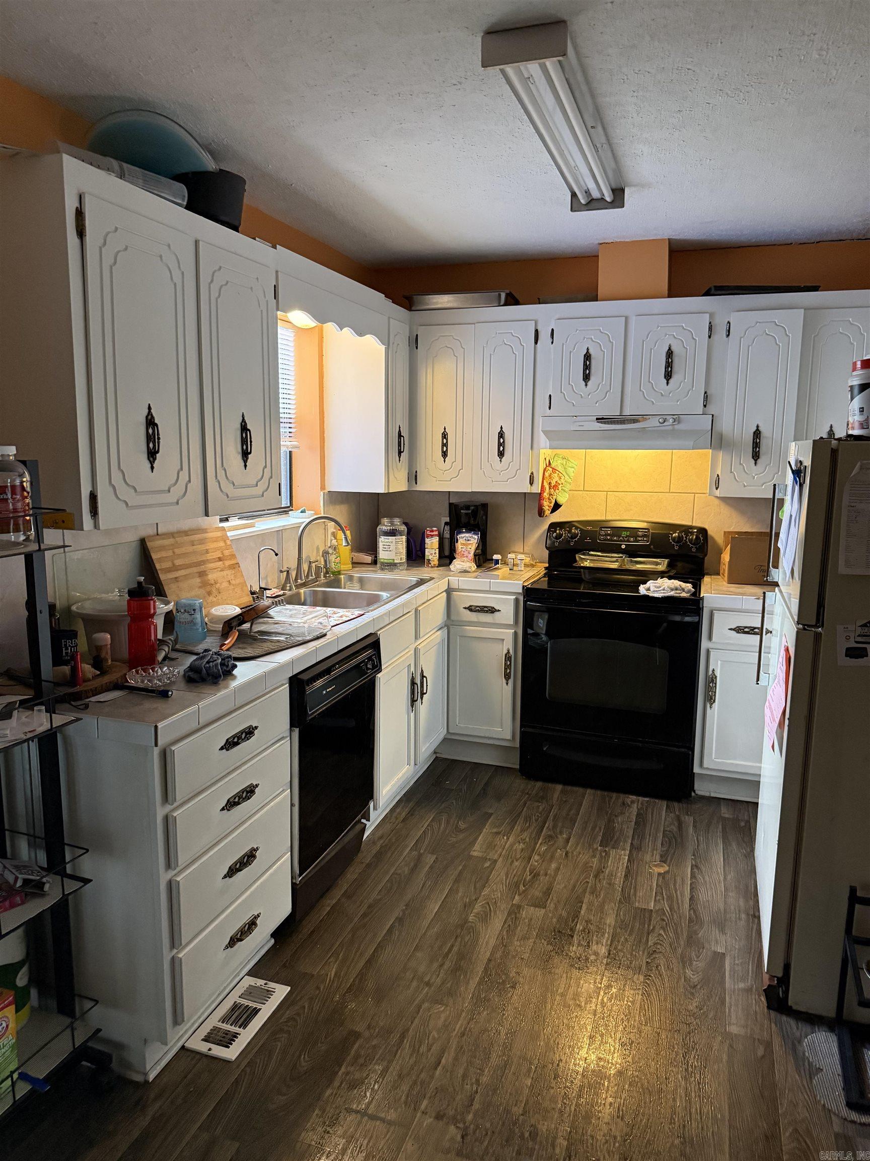 MEADOWLARK - Residential