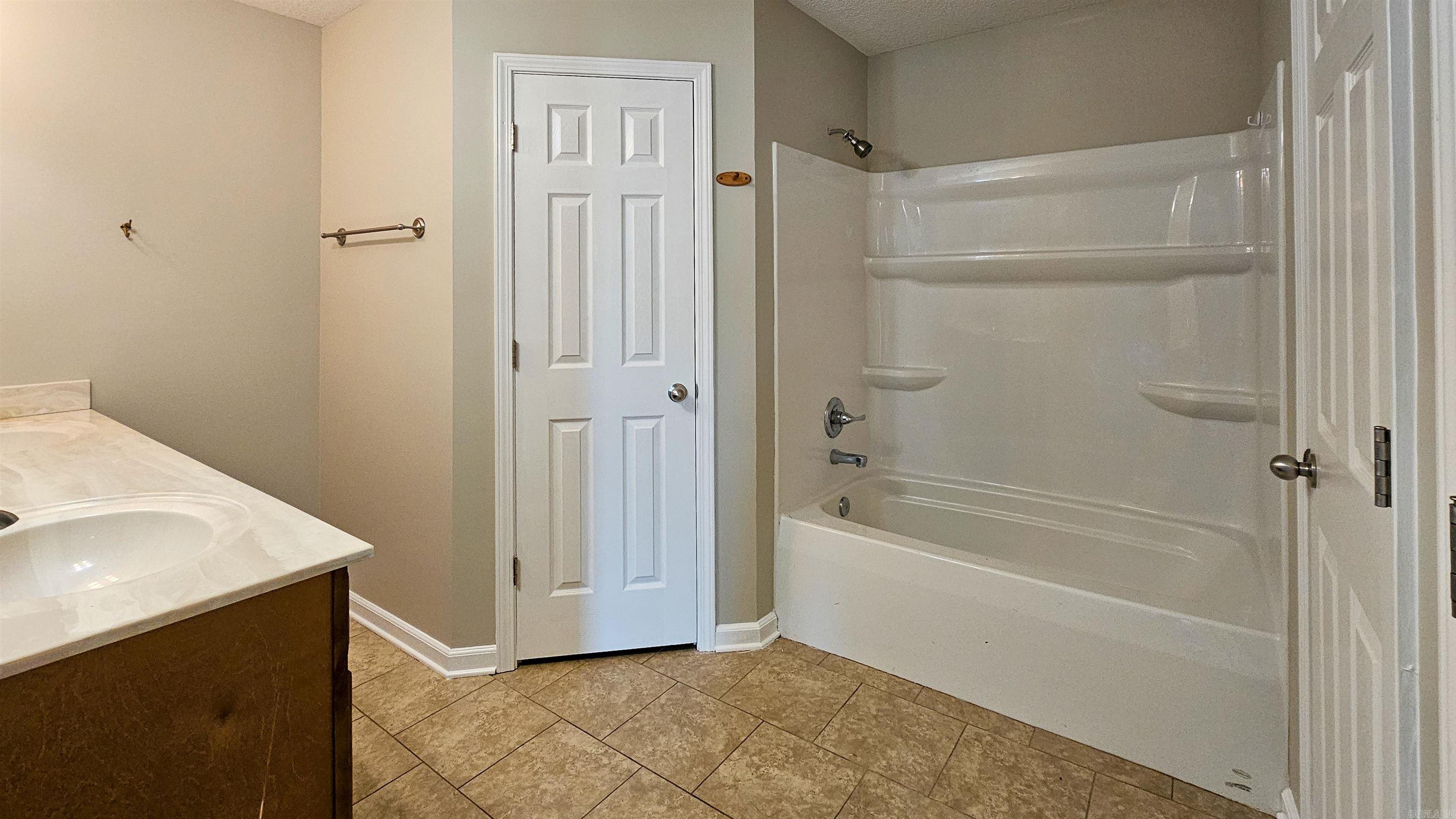 GREGORY'S - Residential