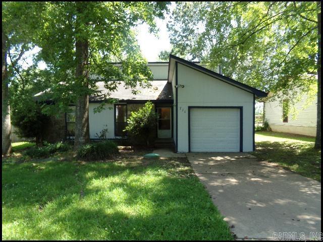 *JACKSONVILLE* CLOSE TO LITTLE ROCK AFB!! This 3 Bed And 2 Bath Home Features 1200 Sqft! Electric Range, Refrigerator, And Dishwasher Included! Washer/Dryer Hookups! Has Lovely Deck and Fenced Backyard! 1 Car Garage For Parking! PET FRIENDLY!! AVAILABLE MID AUGUST 2025!!!