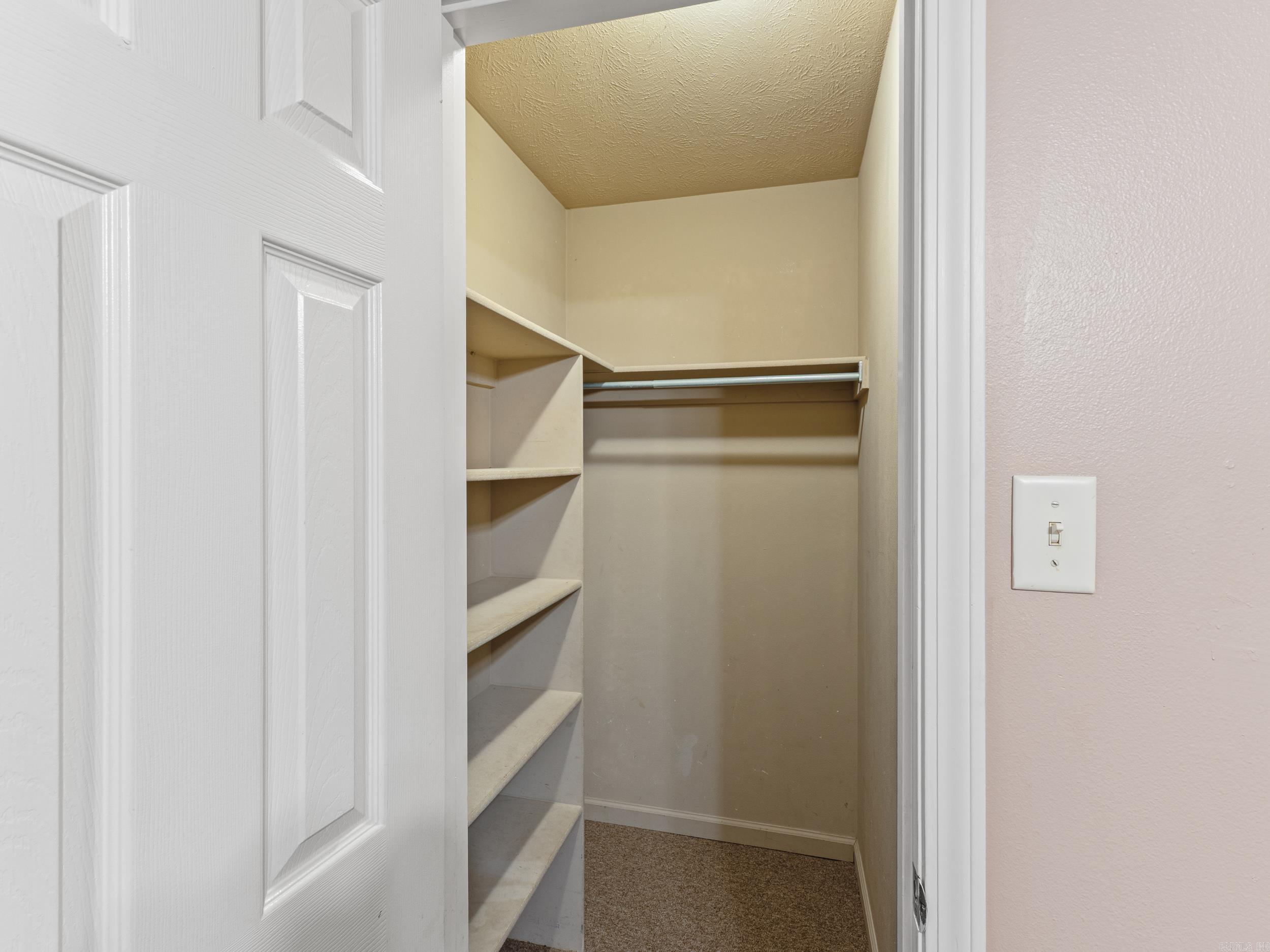 SILVER STREAK - Residential
