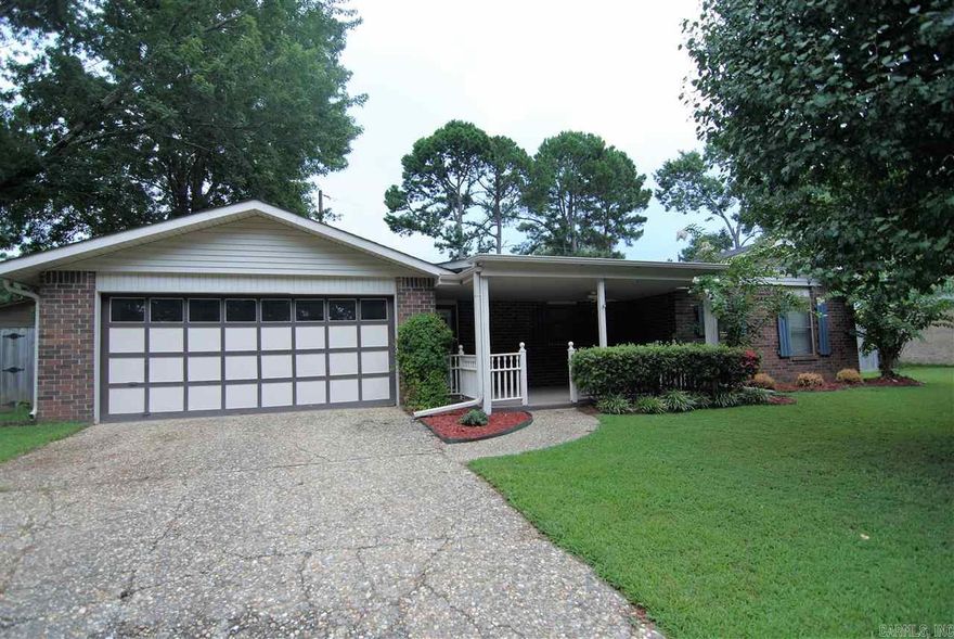 3/2 on Corner Lot on a Cul de Sac PLUS only minutes to LRAFB! Wood Laminate & Tile Flooring ...NO CARPET! Kitchen w/ TONS of Cabinets. Living Room w/Brick Wood-burning Fireplace. Covered Front Patio w/Fan, 2-car Garage, Fully Fenced Backyard, Deck & SWIMMING POOL! WEEKLY POOL MAINTENANCE INCLUDED IN RENT! Dogs w/Owner Approval. Fee/Deposit based on Type & Size