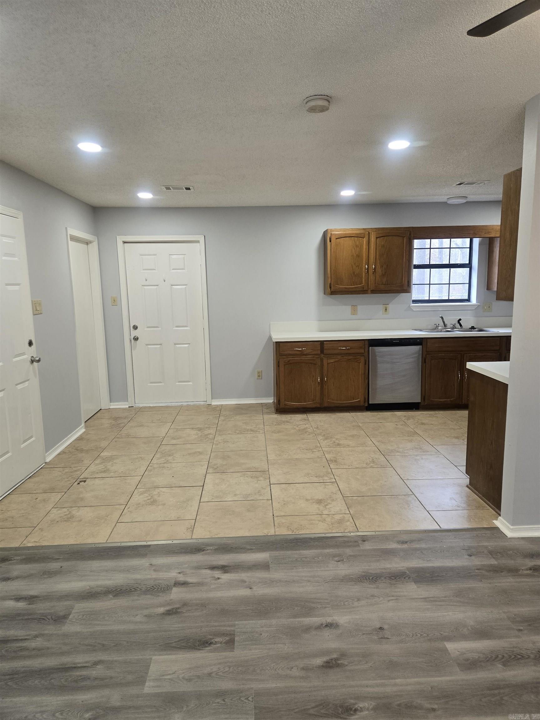 HIGHLAND ACRES - Residential