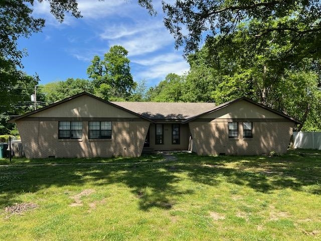 Investment opportunity on a beautiful tree lined street in Blytheville. With over 2660 square feet there are endless options and opportunities to open living spaces in the Mississippi County. Nice tree shaded level lot with extra space in the driveway for you.