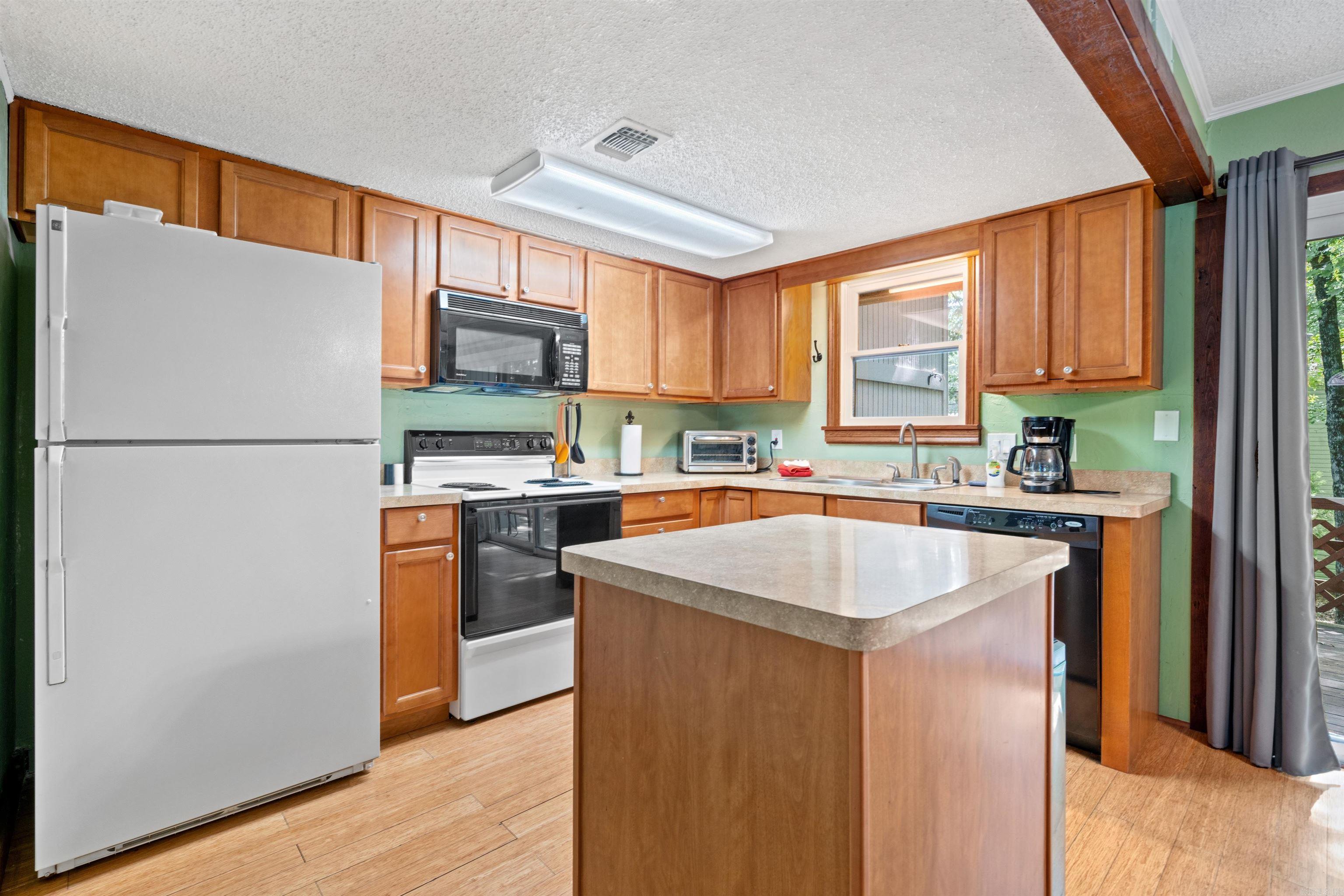 Castellon Courts #1 - Residential