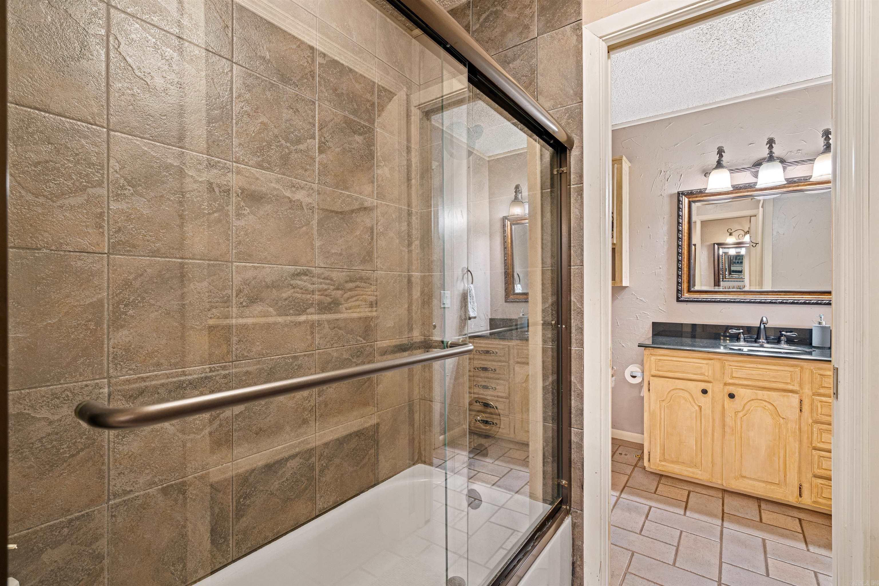 Castellon Courts #1 - Residential