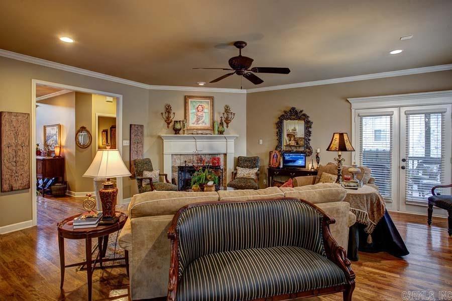 WOODLANDS EDGE - Residential