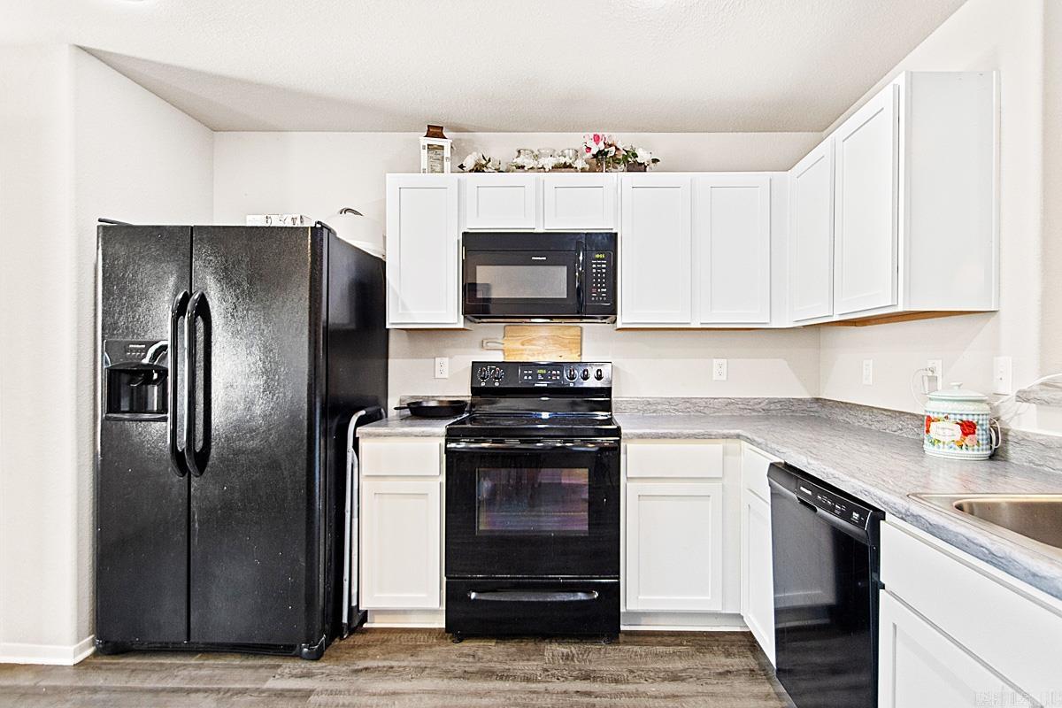 PARKWAY MEADOWS - Residential