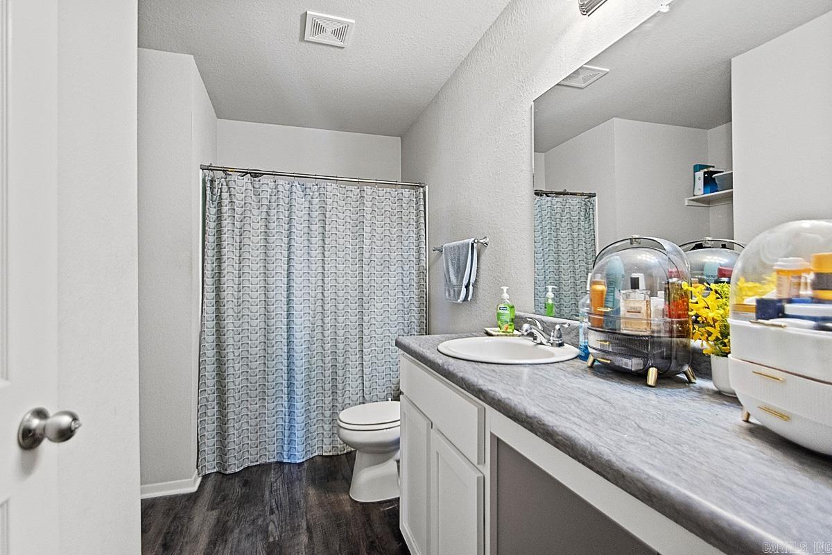 PARKWAY MEADOWS - Residential