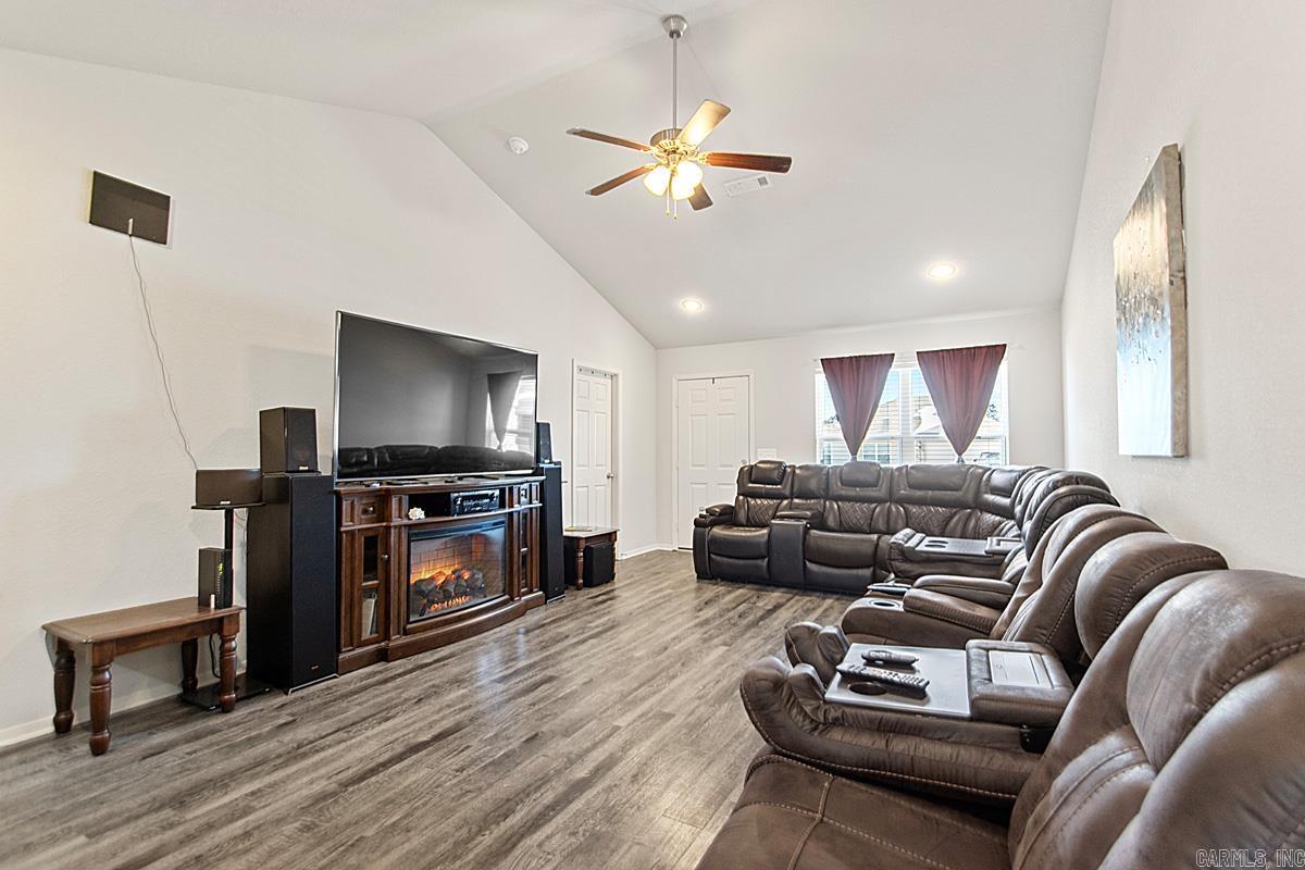 PARKWAY MEADOWS - Residential