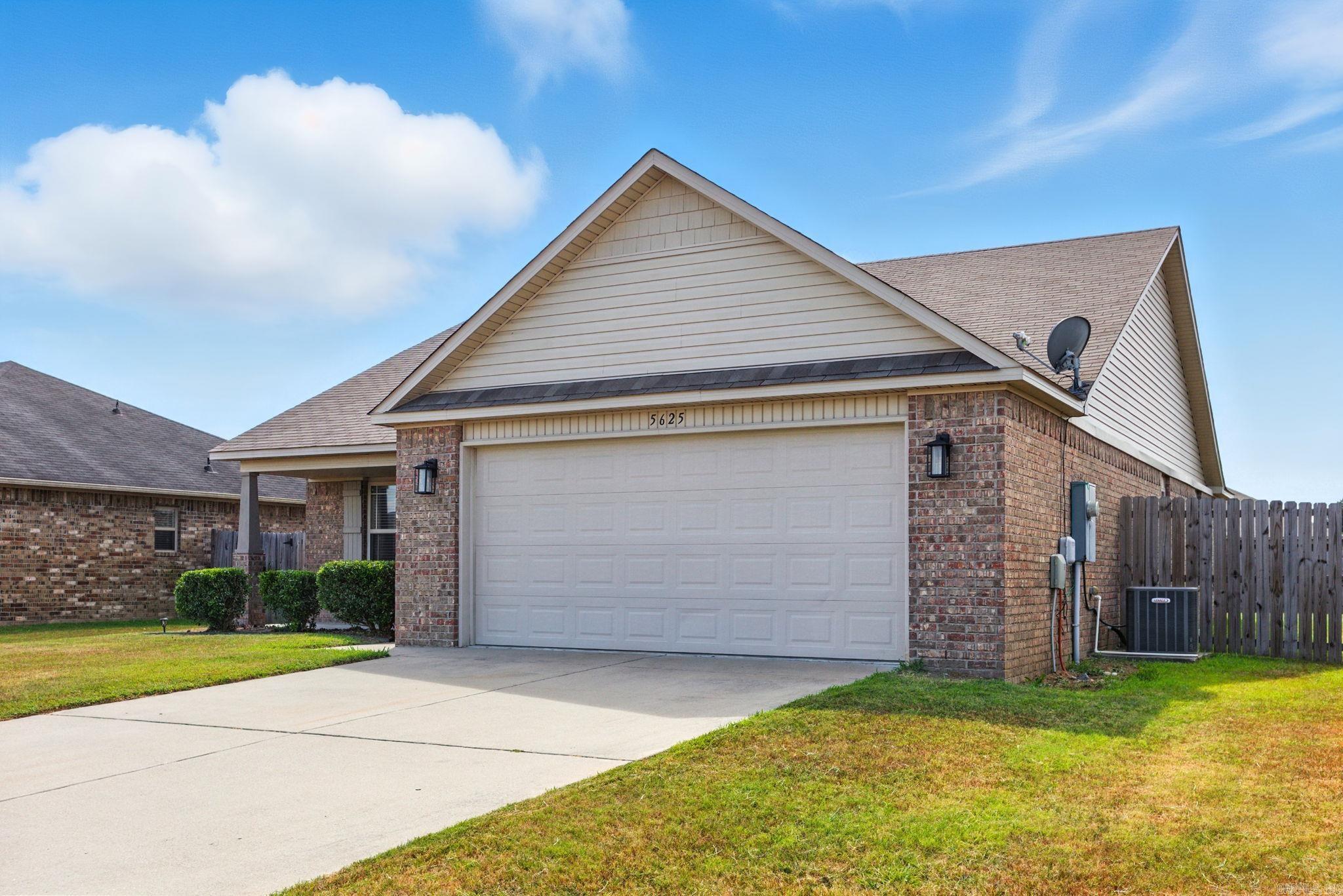 TRAMMEL ESTATES - Residential