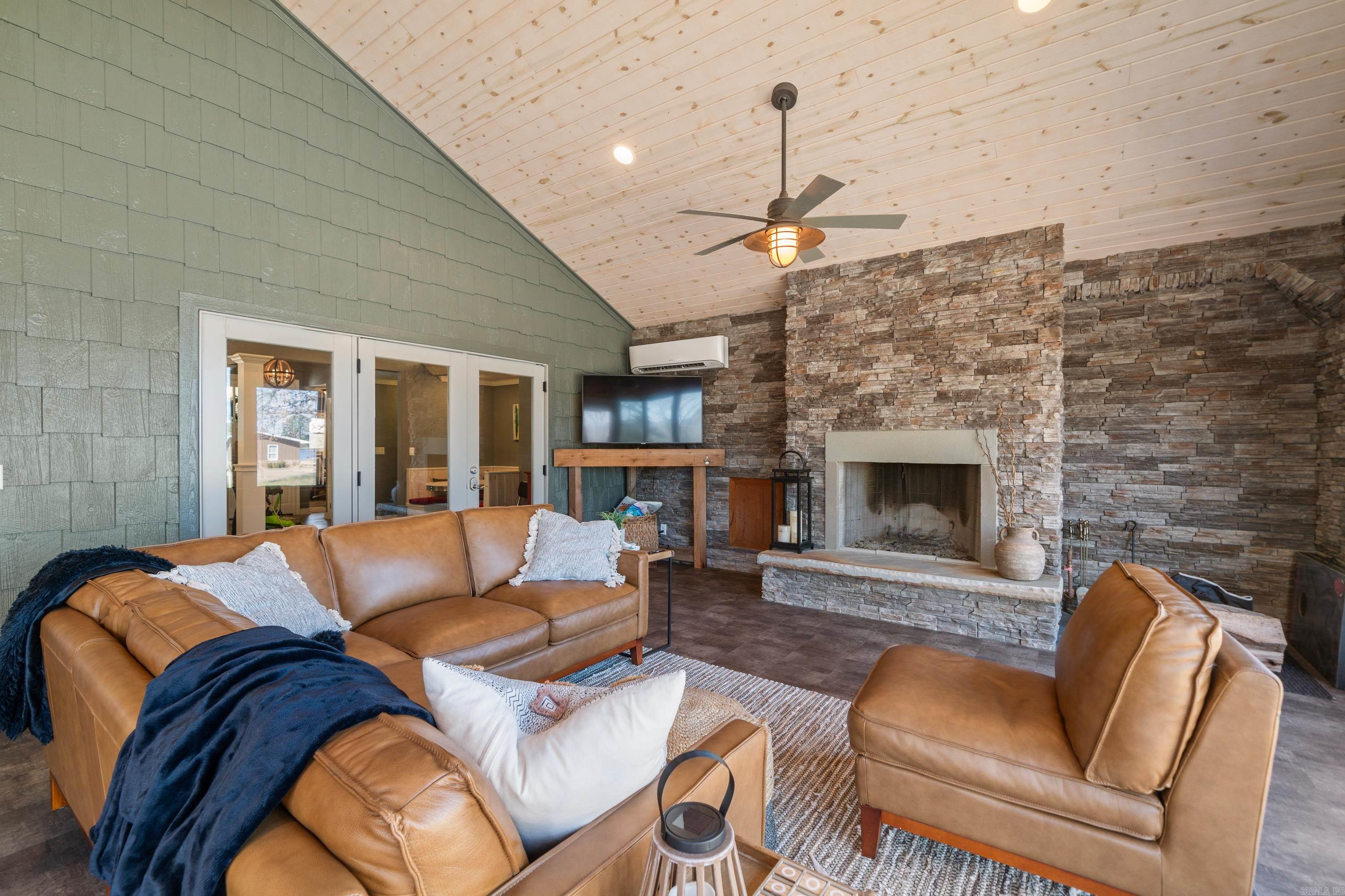 Caroline Acres - Residential